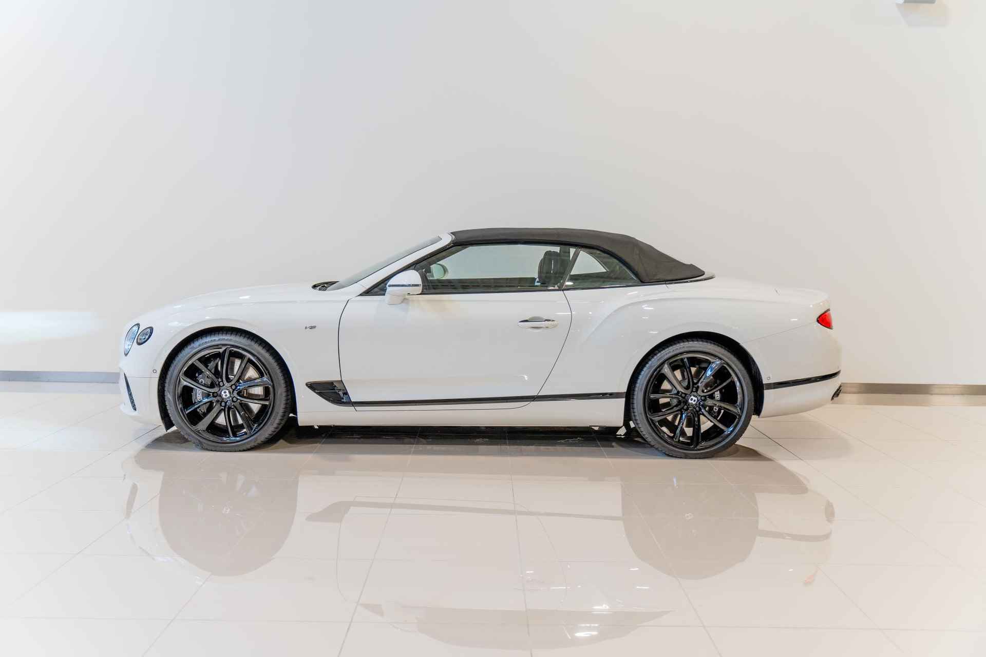 Bentley Continental GTC V8 Convertible | Mulliner | Blackline | Dynamic - 13/39