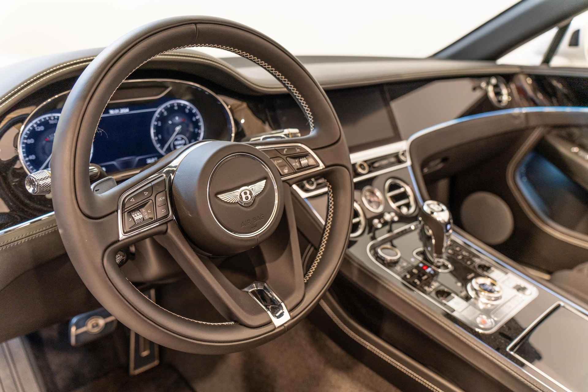 Bentley Continental GTC V8 Convertible | Mulliner | Blackline | Dynamic - 22/39