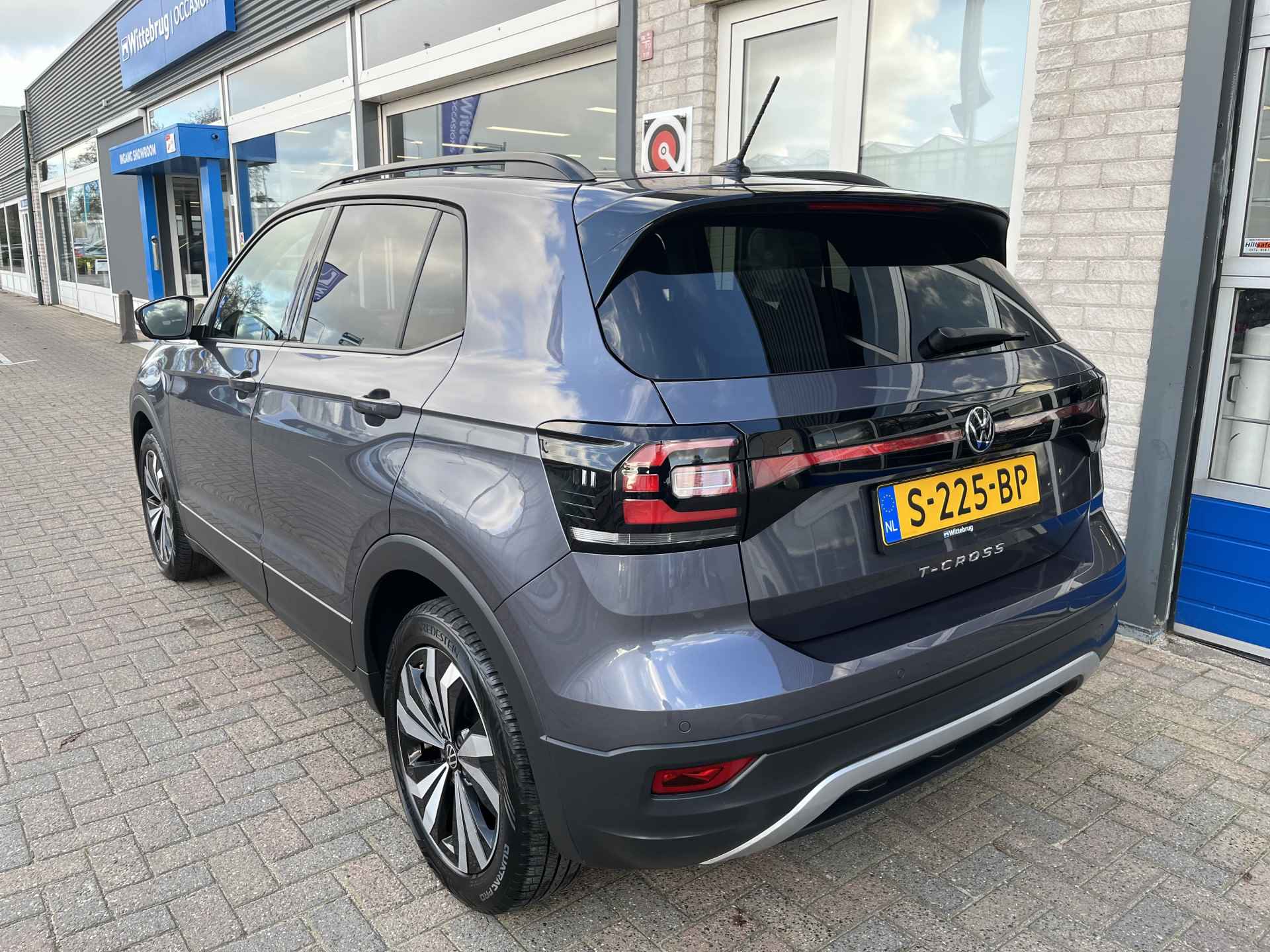 Volkswagen T-Cross 1.0 TSI Life / GARANTIE TM 01-2027/ PARK. SENSOREN + CAMERA/ NAVI/ DIGITAL DASH/ CRUISE/ APP- CONNECT/ CLIMA/ DAB/ 17" LMV - 6/37