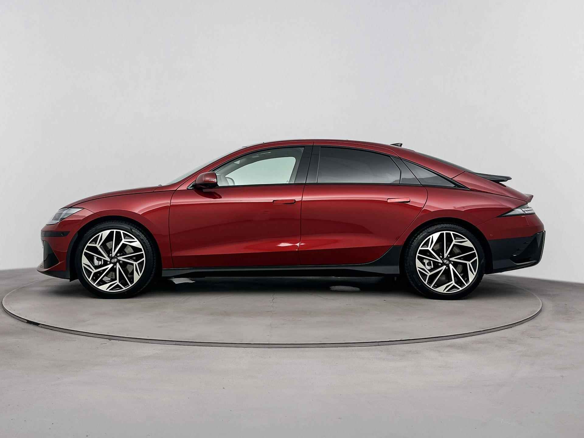 Hyundai IONIQ 6 Lounge Sky 77 kWh | Incl. €5000 Smart Bonus! | Schuifdak | Leer | Memory | 360 Camera | Stoel + stuurverwarming | Head-up display | 20" Lm-wielen | - 4/31