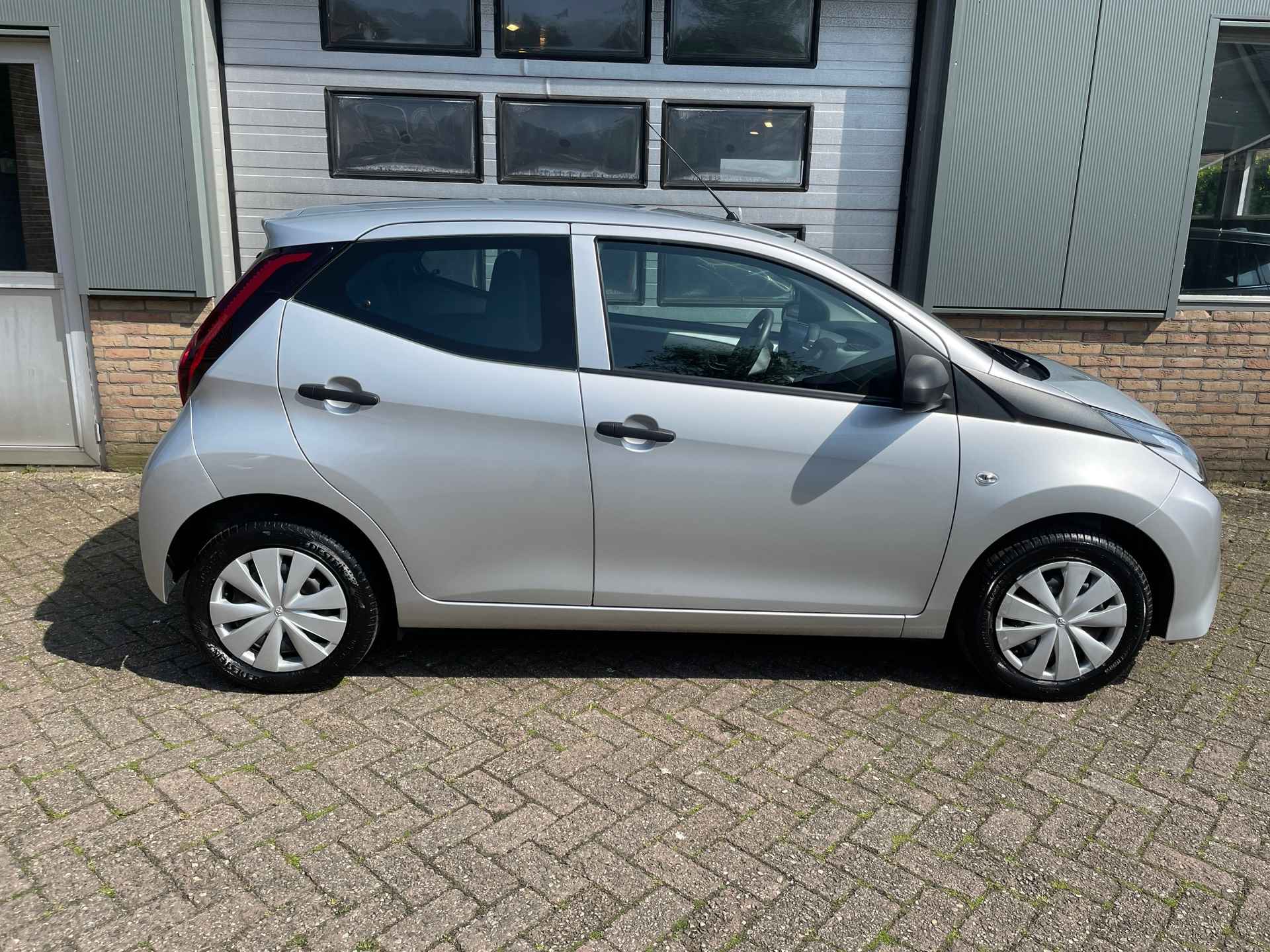 Toyota Aygo 1.0 VVT-i x-fun - 5/16