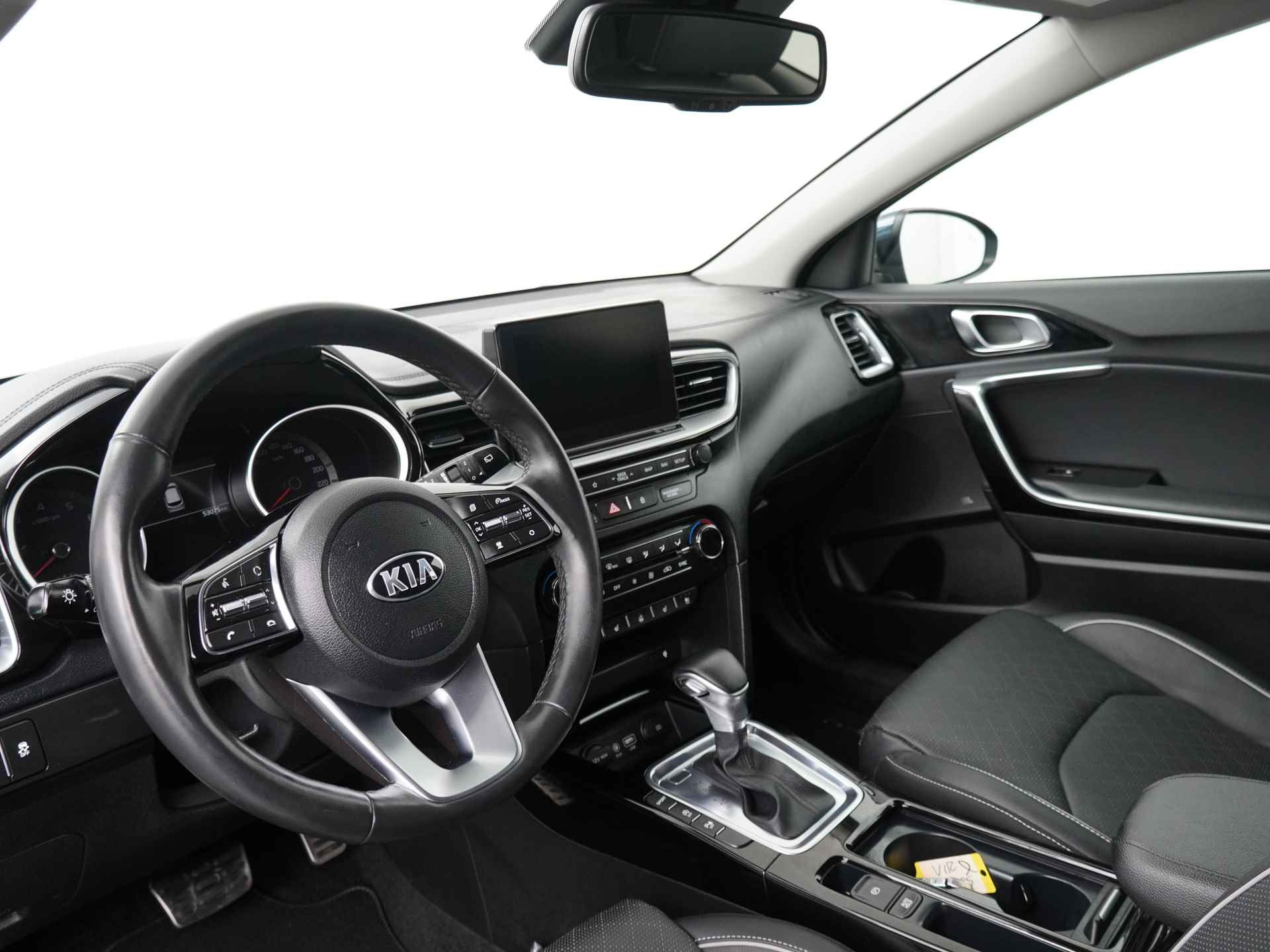 Kia Ceed 1.4 T-GDi ExecutiveLine - Navigatie - Camera - Climate control - Cruise control  - Fabrieksgarantie Tot 2026 - 17/46