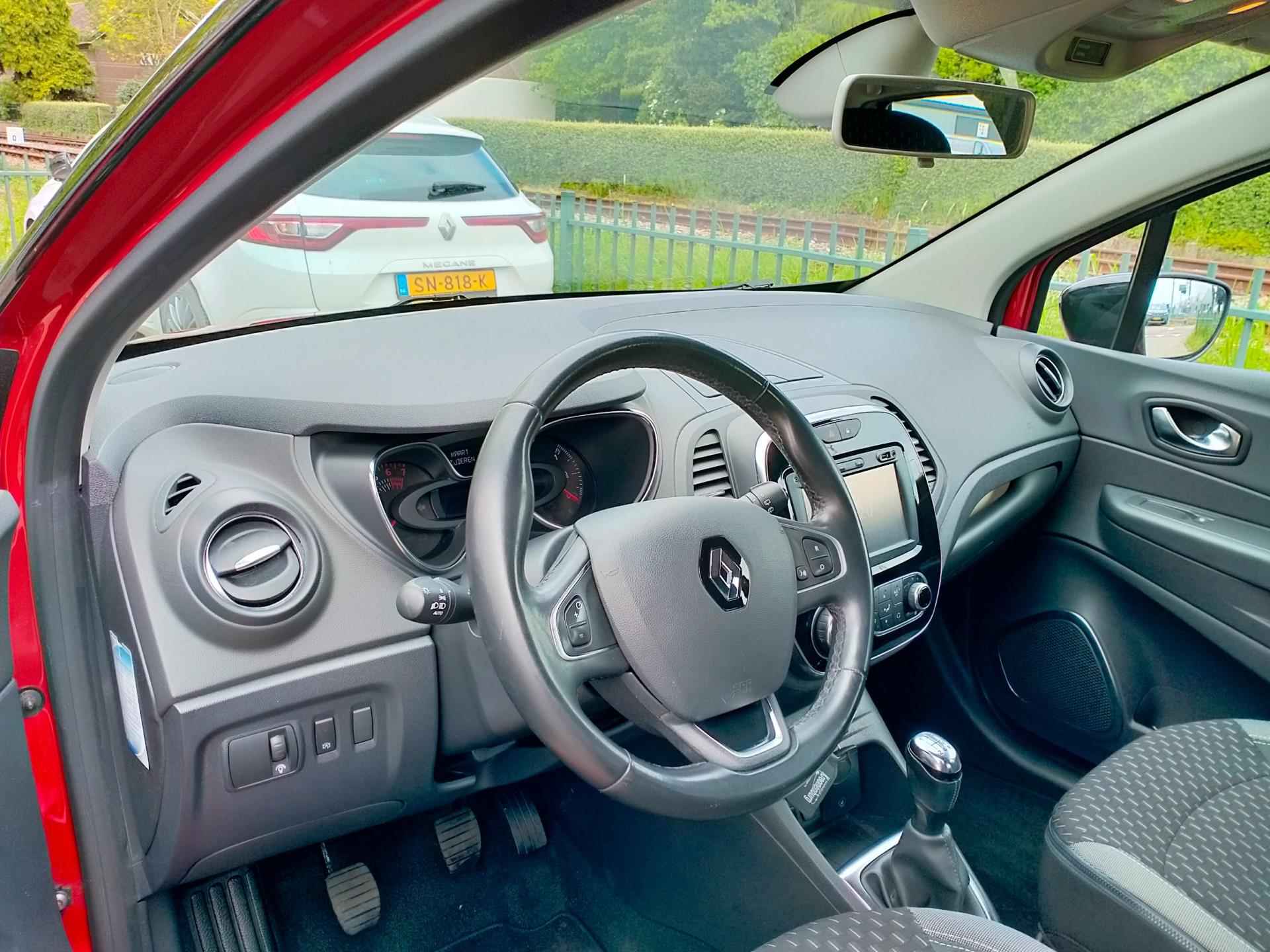 Renault CAPTUR 0.9 TCe Intens LED Navi pdc camera lage km RIJKLAAR - 9/33