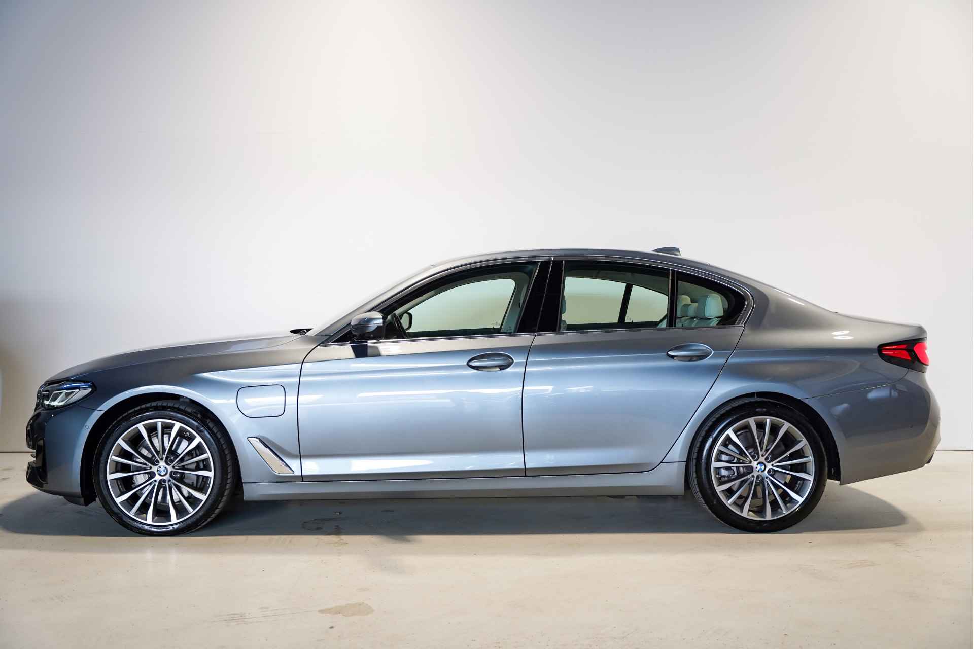 BMW 5 Serie Sedan 545e xDrive Business Edition Plus Aut. - 4/28