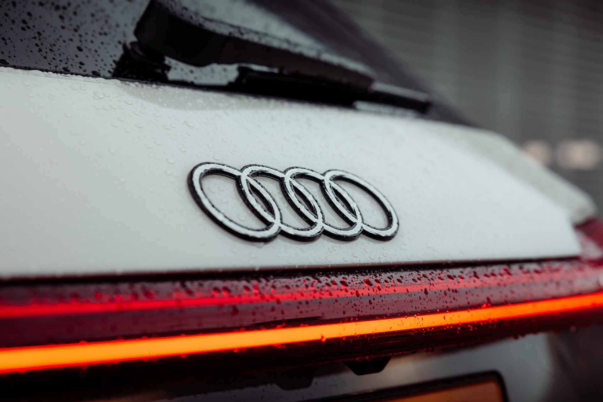 Audi Q8 e-tron 55 quattro Advanced Edition Plus 115 kWh | Panoramadak | Sportstoelen | Leder-Dinamica | Optiek zwart | 22" LM velgen | Stuurverwarming | Tweede laadpunt - 14/37