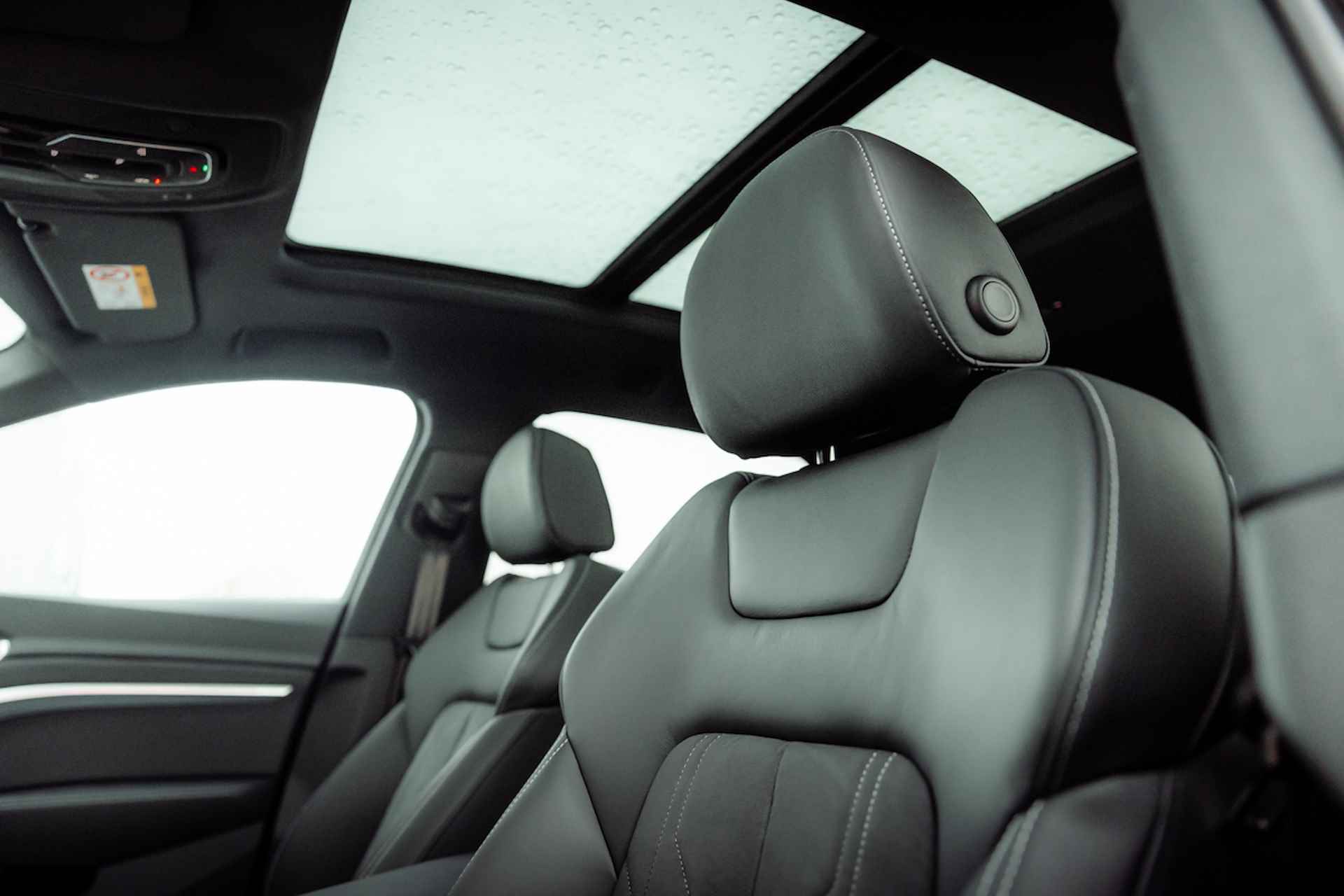 Audi Q8 e-tron 55 quattro Advanced Edition Plus 115 kWh | Panoramadak | Sportstoelen | Leder-Dinamica | Optiek zwart | 22" LM velgen | Stuurverwarming | Tweede laadpunt - 18/37