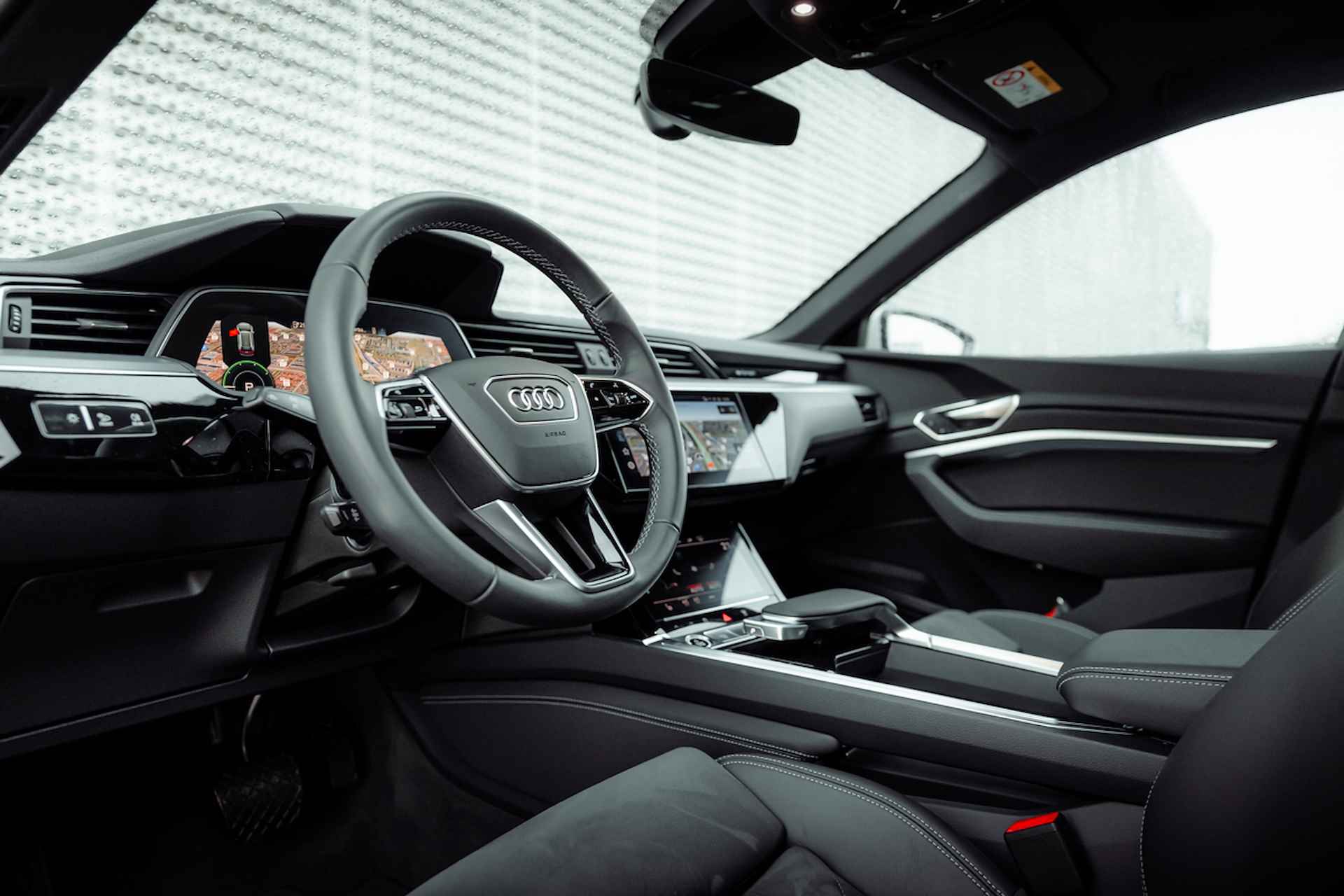 Audi Q8 e-tron 55 quattro Advanced Edition Plus 115 kWh | Panoramadak | Sportstoelen | Leder-Dinamica | Optiek zwart | 22" LM velgen | Stuurverwarming | Tweede laadpunt - 19/37