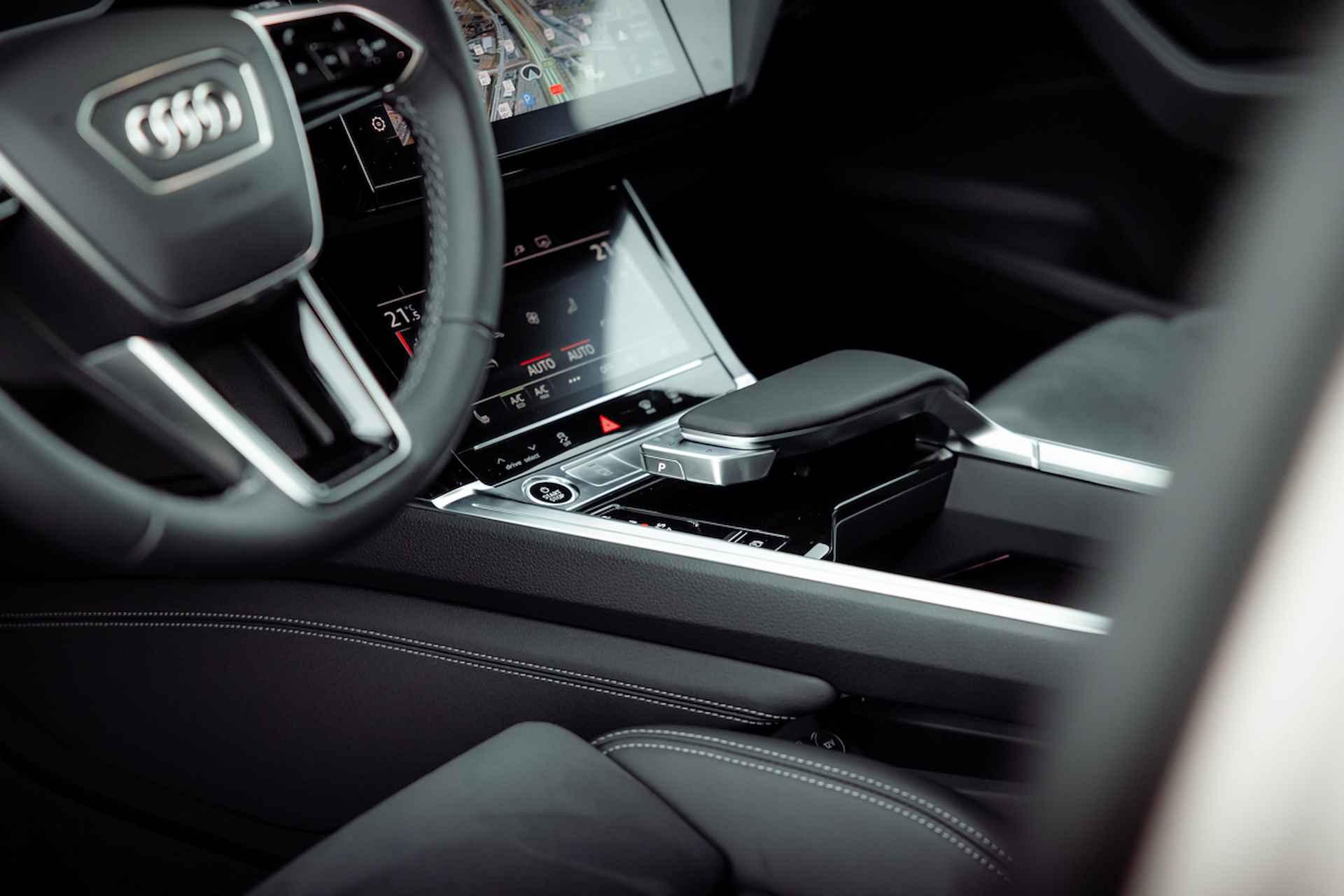 Audi Q8 e-tron 55 quattro Advanced Edition Plus 115 kWh | Panoramadak | Sportstoelen | Leder-Dinamica | Optiek zwart | 22" LM velgen | Stuurverwarming | Tweede laadpunt - 20/37