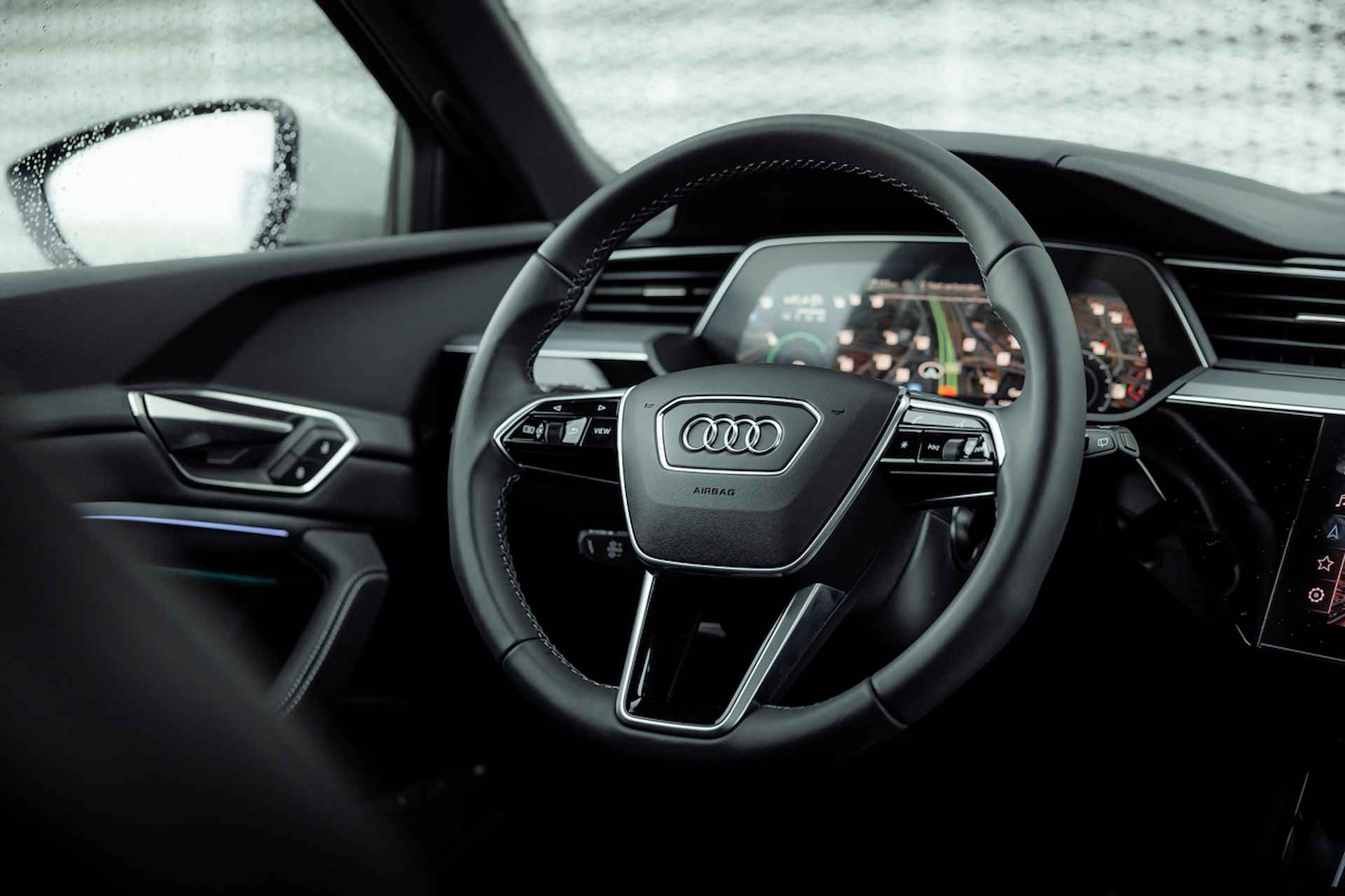 Audi Q8 e-tron 55 quattro Advanced Edition Plus 115 kWh | Panoramadak | Sportstoelen | Leder-Dinamica | Optiek zwart | 22" LM velgen | Stuurverwarming | Tweede laadpunt - 26/37