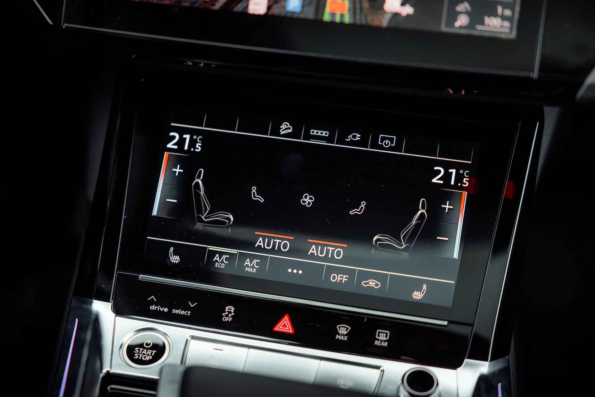 Audi Q8 e-tron 55 quattro Advanced Edition Plus 115 kWh | Panoramadak | Sportstoelen | Leder-Dinamica | Optiek zwart | 22" LM velgen | Stuurverwarming | Tweede laadpunt - 31/37