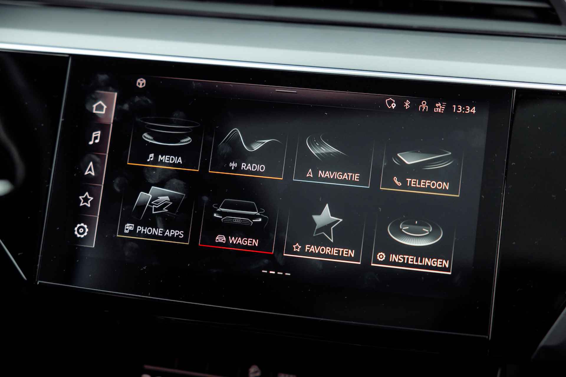 Audi Q8 e-tron 55 quattro Advanced Edition Plus 115 kWh | Panoramadak | Sportstoelen | Leder-Dinamica | Optiek zwart | 22" LM velgen | Stuurverwarming | Tweede laadpunt - 34/37