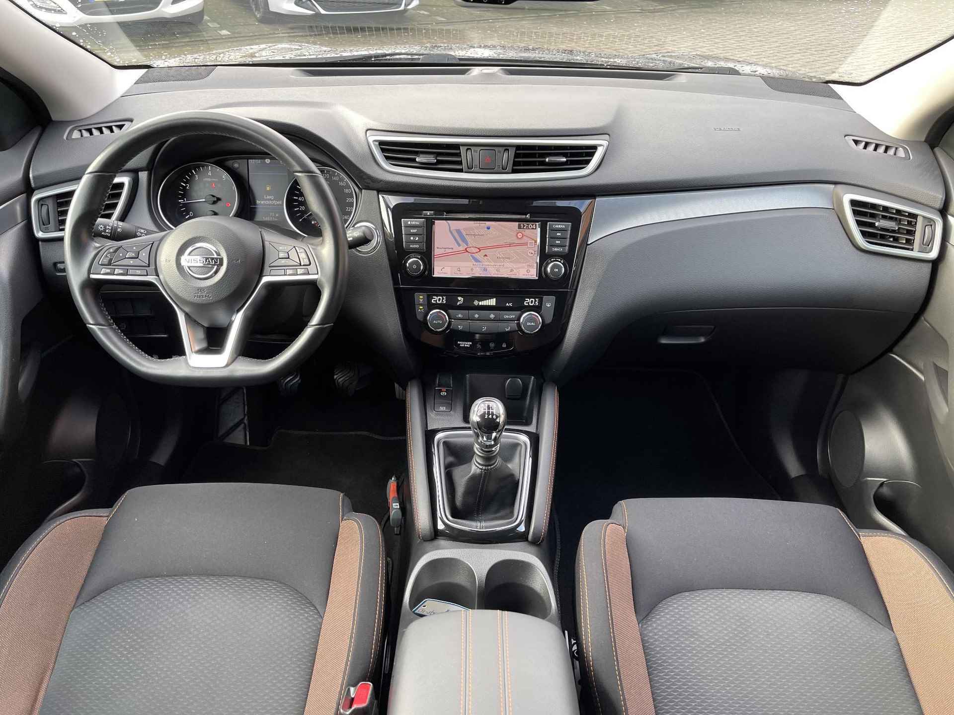 Nissan Qashqai 1.3 DIG-T N-Motion | Panoramadak | Apple Carplay/Android Auto | LED Koplampen | 19'' Velgen | 360° Camera | Keyless Entry | Rijklaarprijs! - 14/26