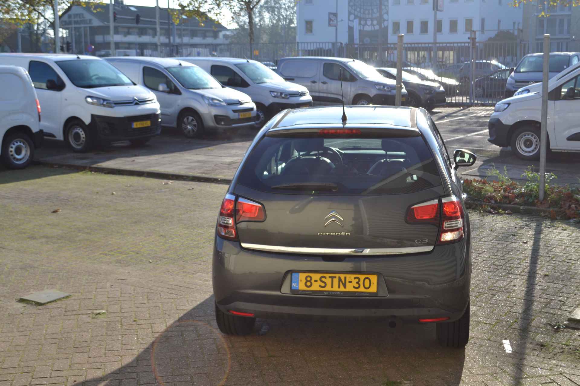 Citroën C3 1.2 VTi Collection ETG - AUTOMAAT I NAVIGATIE I PARKEERSENSOREN ACHTER I - 7/32