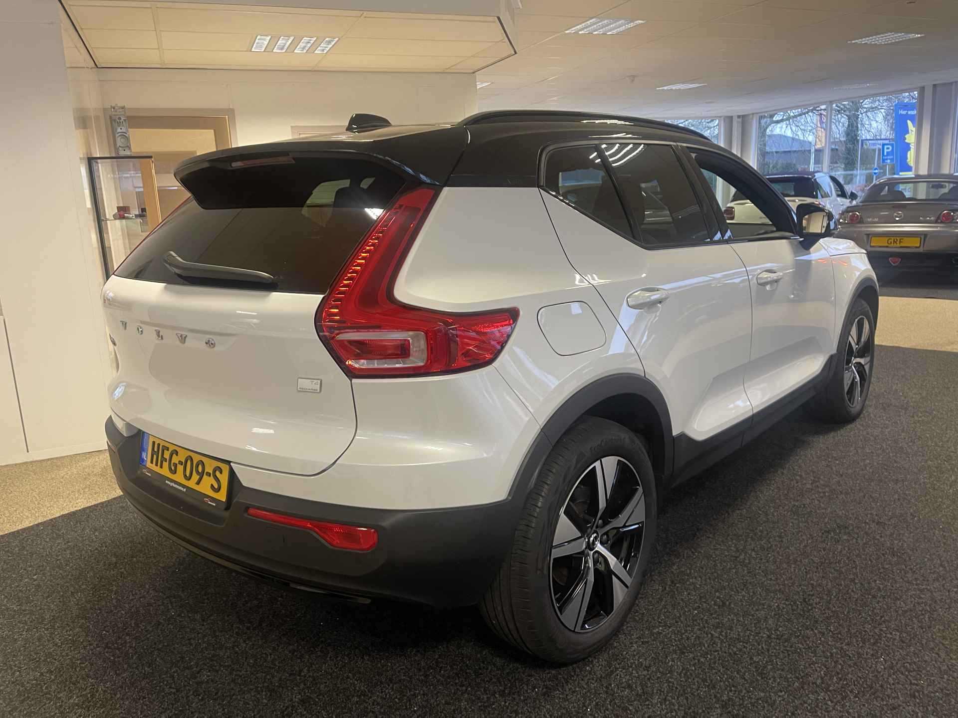 Volvo XC40 1.5 T4 Recharge R-Design 212 PK van eerste eigenaar - 2/19