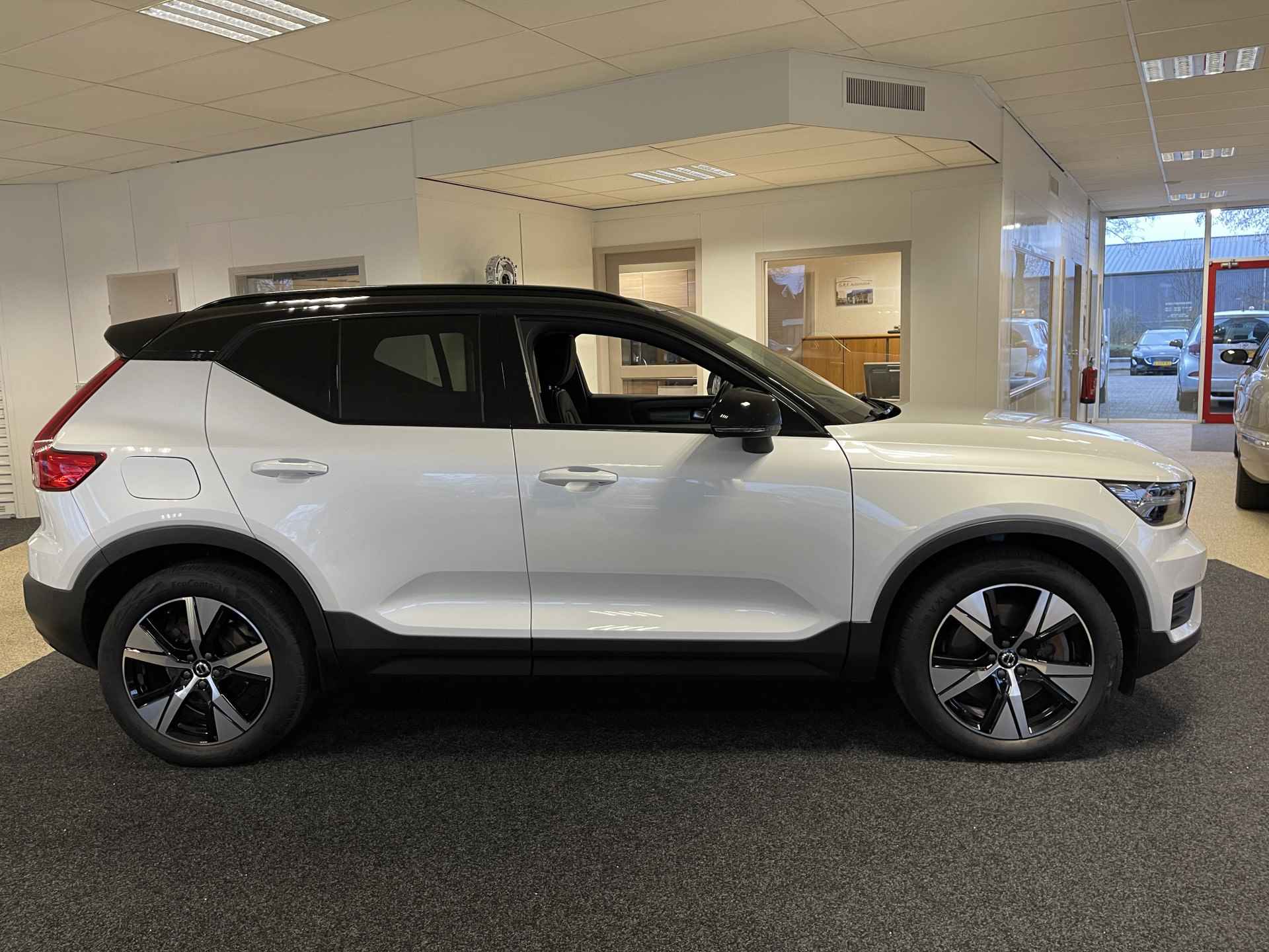 Volvo XC40 1.5 T4 Recharge R-Design 212 PK van eerste eigenaar - 3/19