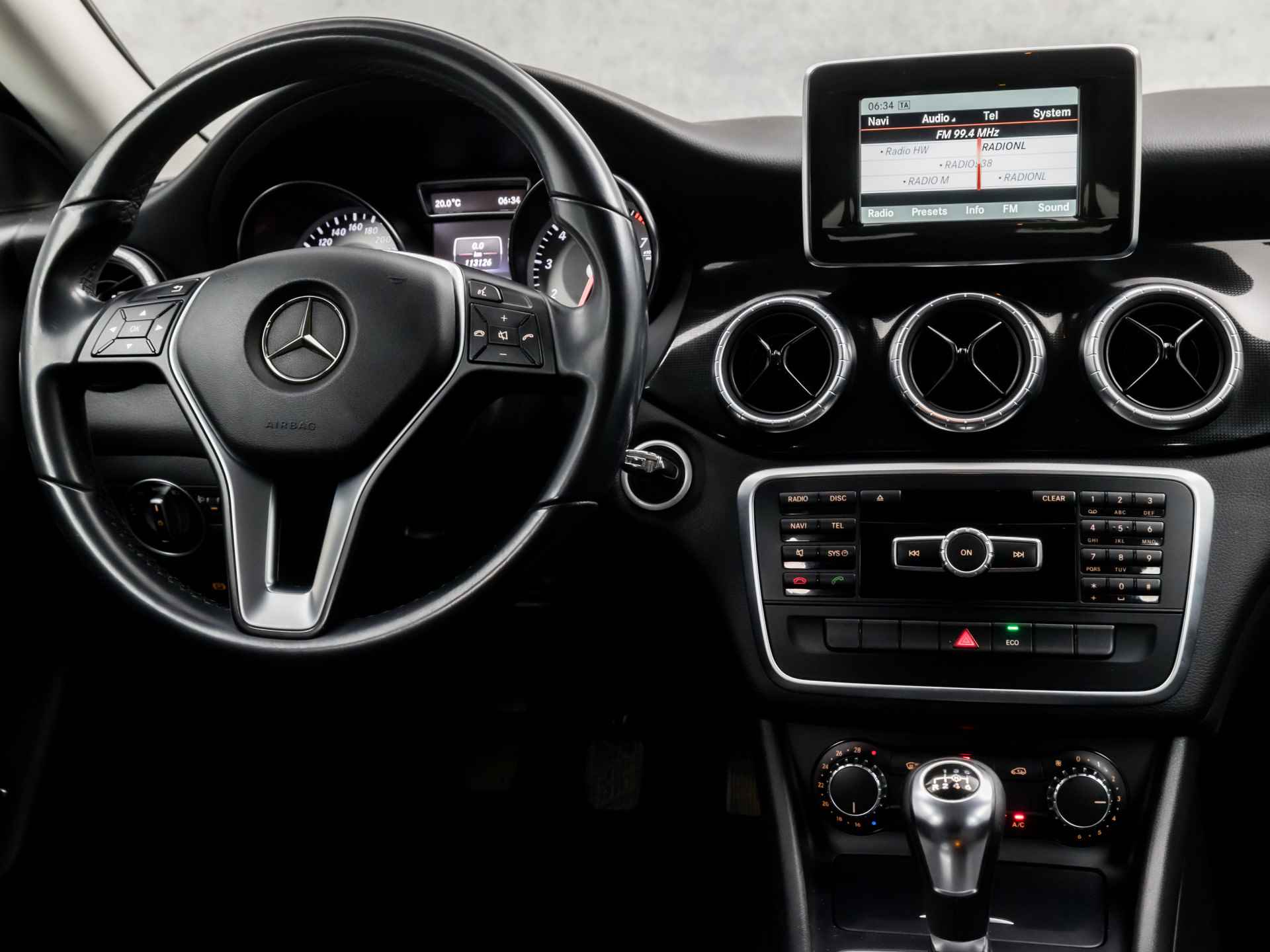 Mercedes-Benz CLA-Klasse 180 Sport (NAVIGATIE, CLIMATE, GETINT GLAS, CRUISE CONTROL, LEDER, BLUETOOTH, SPORTSTOELEN, NIEUWE APK, START/STOP, NIEUWSTAAT) - 7/30