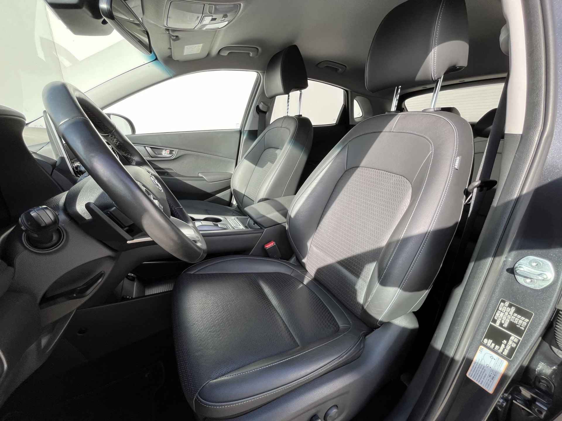 Hyundai Kona EV Premium 64 kWh / €2.000,- Subsidie Mogelijk / 3 Fase laden / Adaptieve cruise control / Stoelverwarming & Stoelventilatie - 6/54