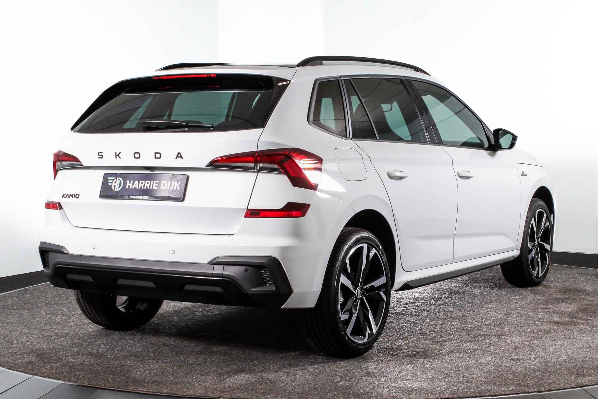 Škoda Kamiq 1.5 TSI 150 PK Monte Carlo - DSG Automaat | Pano | Dig. Cockpit | Adapt. Cruise | Stoelverw. | Camera | PDC | NAV + App. Connect | ECC | LED | LM 18" | 3771 - 3/60