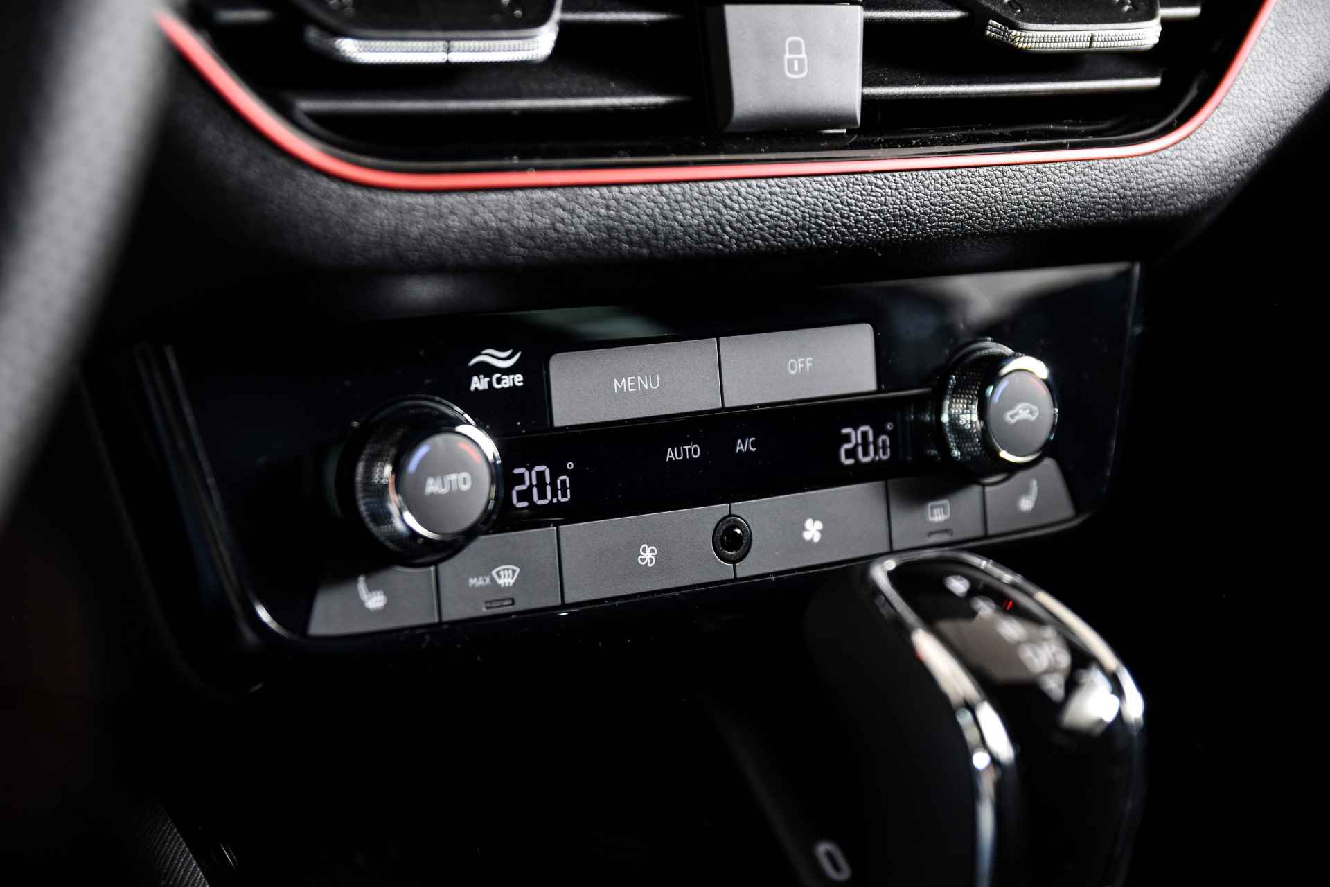 Škoda Kamiq 1.5 TSI 150 PK Monte Carlo - DSG Automaat | Pano | Dig. Cockpit | Adapt. Cruise | Stoelverw. | Camera | PDC | NAV + App. Connect | ECC | LED | LM 18" | 3771 - 25/60