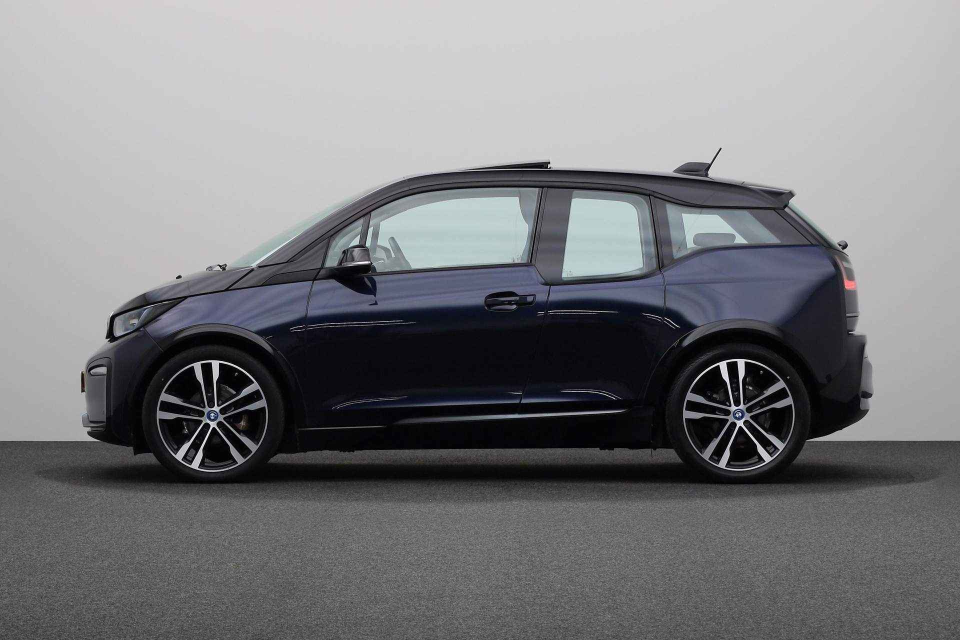 BMW i3 S Executive Edition 120Ah 42 kWh | Navigatiesysteem Professional | Achteruitrijcamera | Comfort Access | DAB | Schuif-/ Panoramadak | Driving Assistant Plus | PDC voor / achter | - 15/25