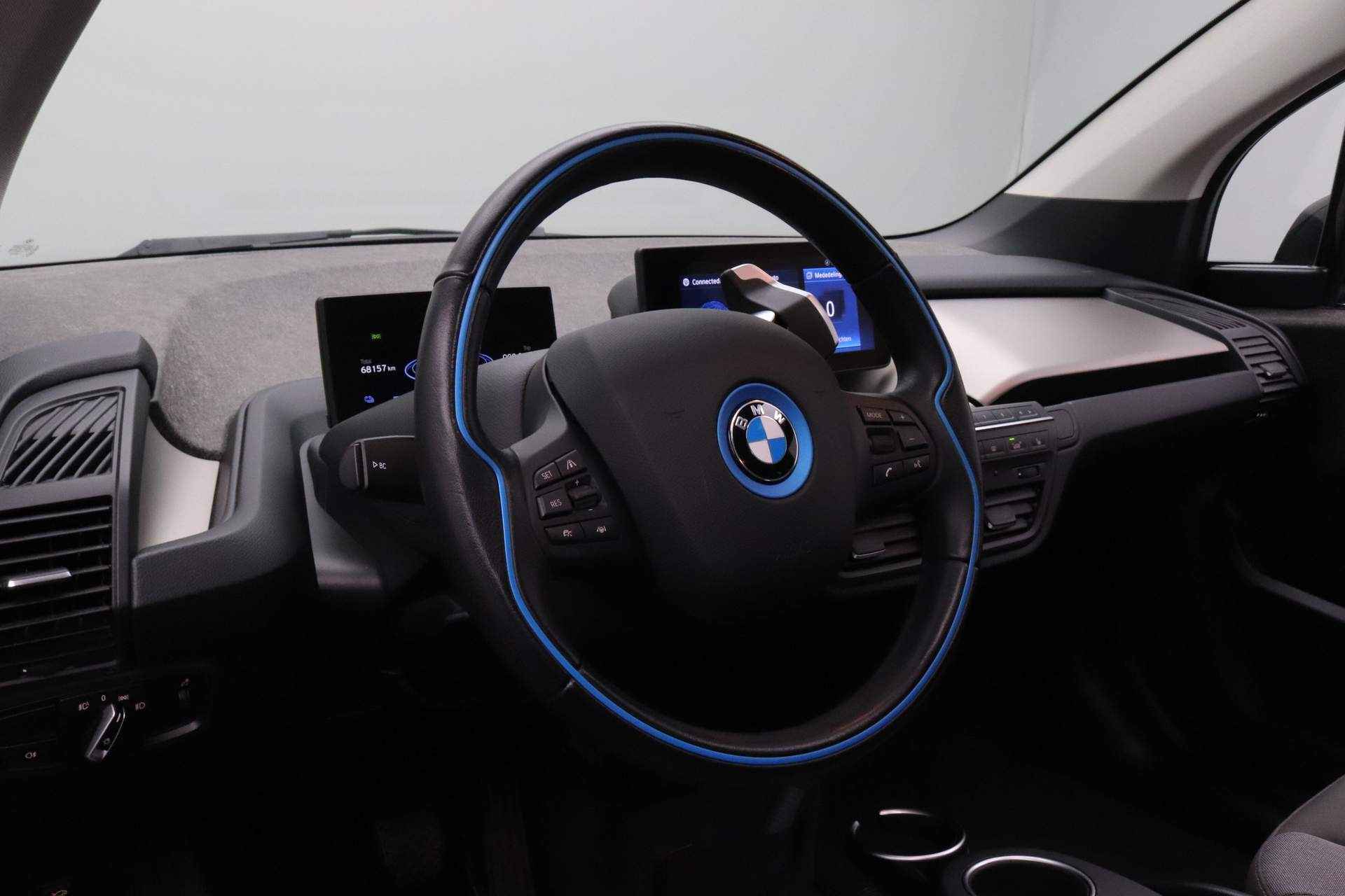 BMW i3 S Executive Edition 120Ah 42 kWh | Navigatiesysteem Professional | Achteruitrijcamera | Comfort Access | DAB | Schuif-/ Panoramadak | Driving Assistant Plus | PDC voor / achter | - 17/25