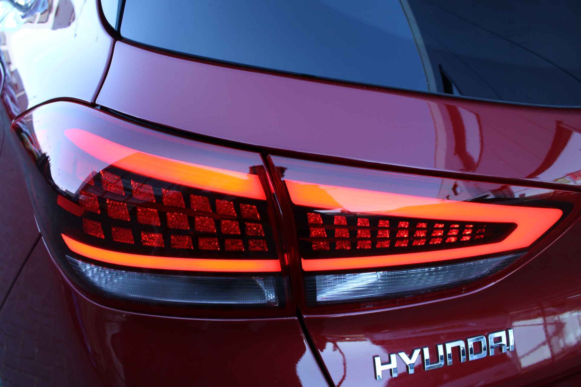 Hyundai i30 1.5 T-GDI 160pk MHEV Premium | Leder | Climate | Camera | Keyless | Full Led | NL. Auto | Navigatie | 17" Lichtmetaal | Winterpa - 6/29