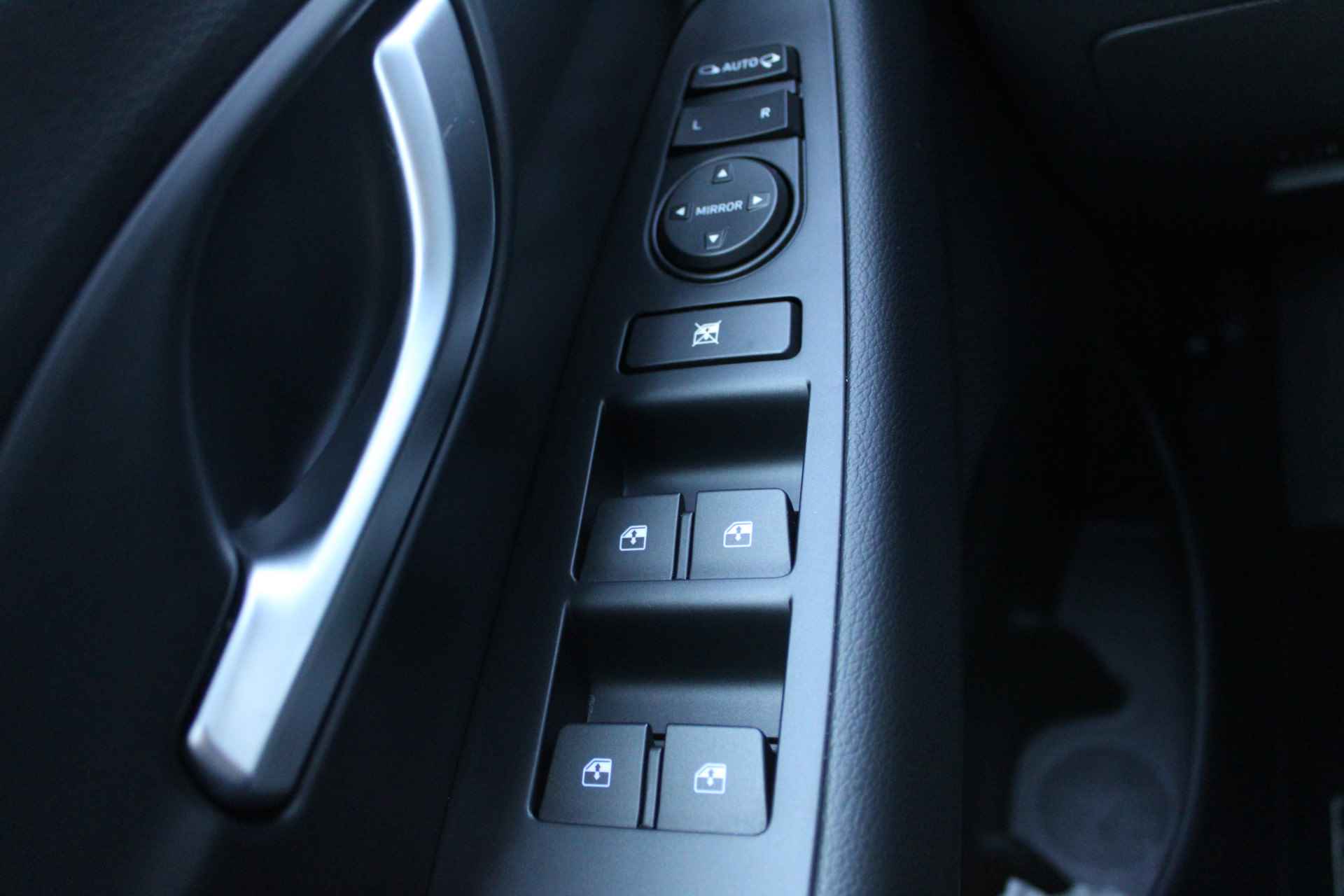 Hyundai i30 1.5 T-GDI 160pk MHEV Premium | Leder | Climate | Camera | Keyless | Full Led | NL. Auto | Navigatie | 17" Lichtmetaal | Winterpa - 17/29