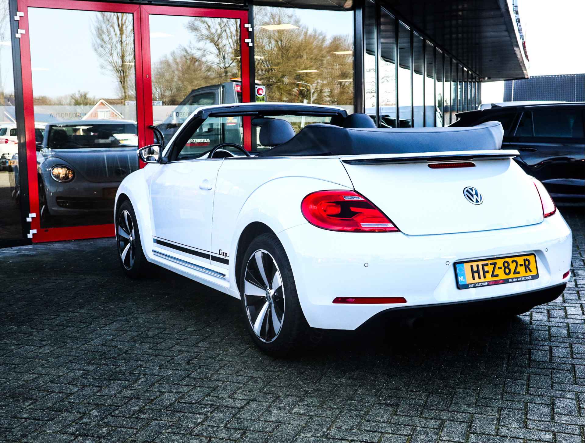 Volkswagen Beetle Cabriolet 1.2 TSI Design BlueMotion - 13/33