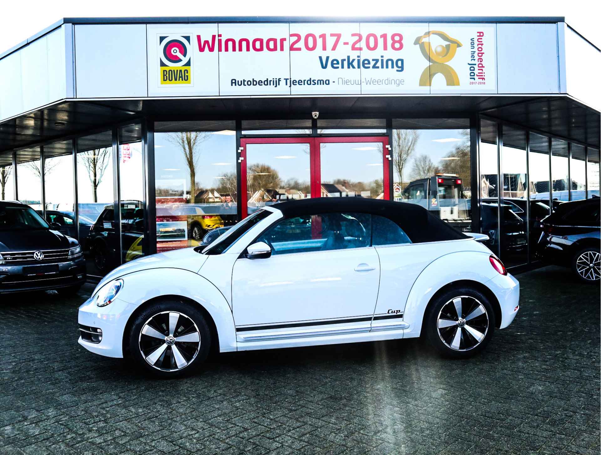 Volkswagen Beetle Cabriolet 1.2 TSI Design BlueMotion - 31/33