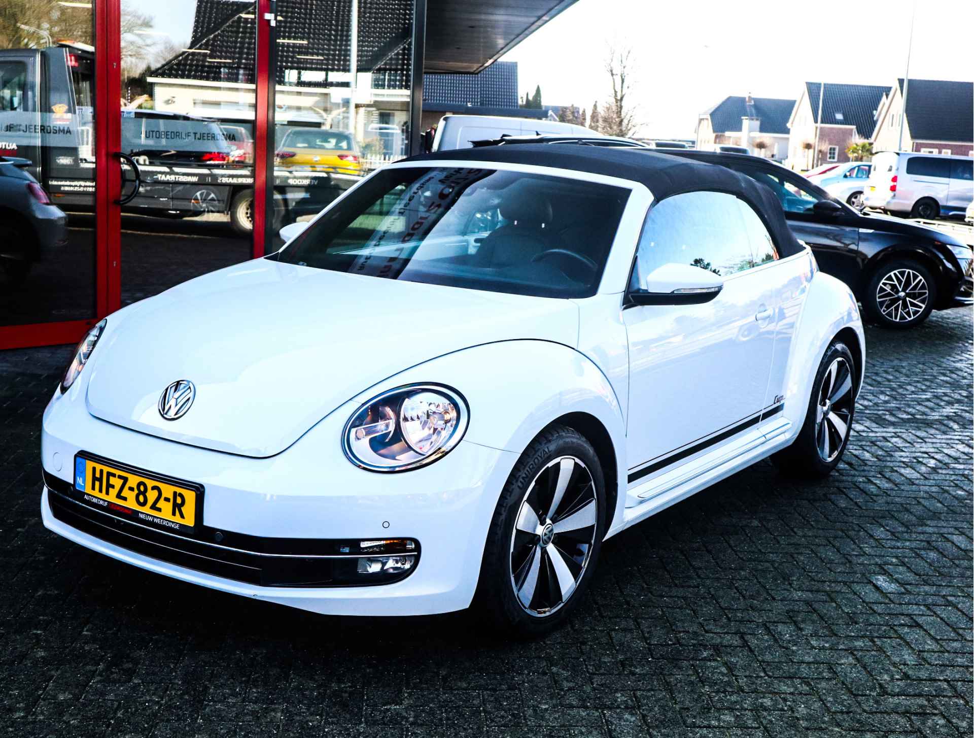 Volkswagen Beetle Cabriolet 1.2 TSI Design BlueMotion - 32/33