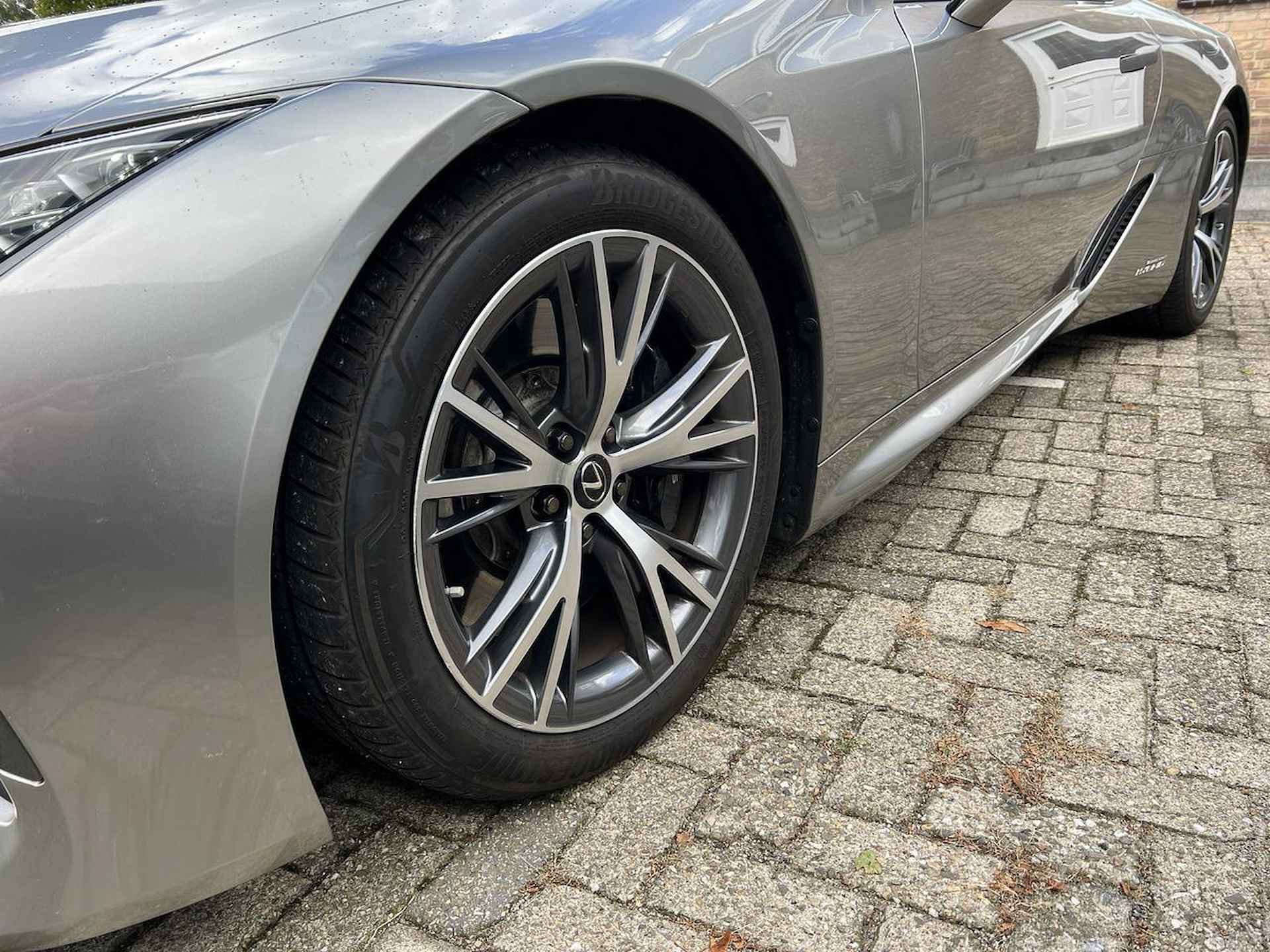 Lexus LC 500h 3.5 V6 300pk + 12 MND BOVAG - 28/32