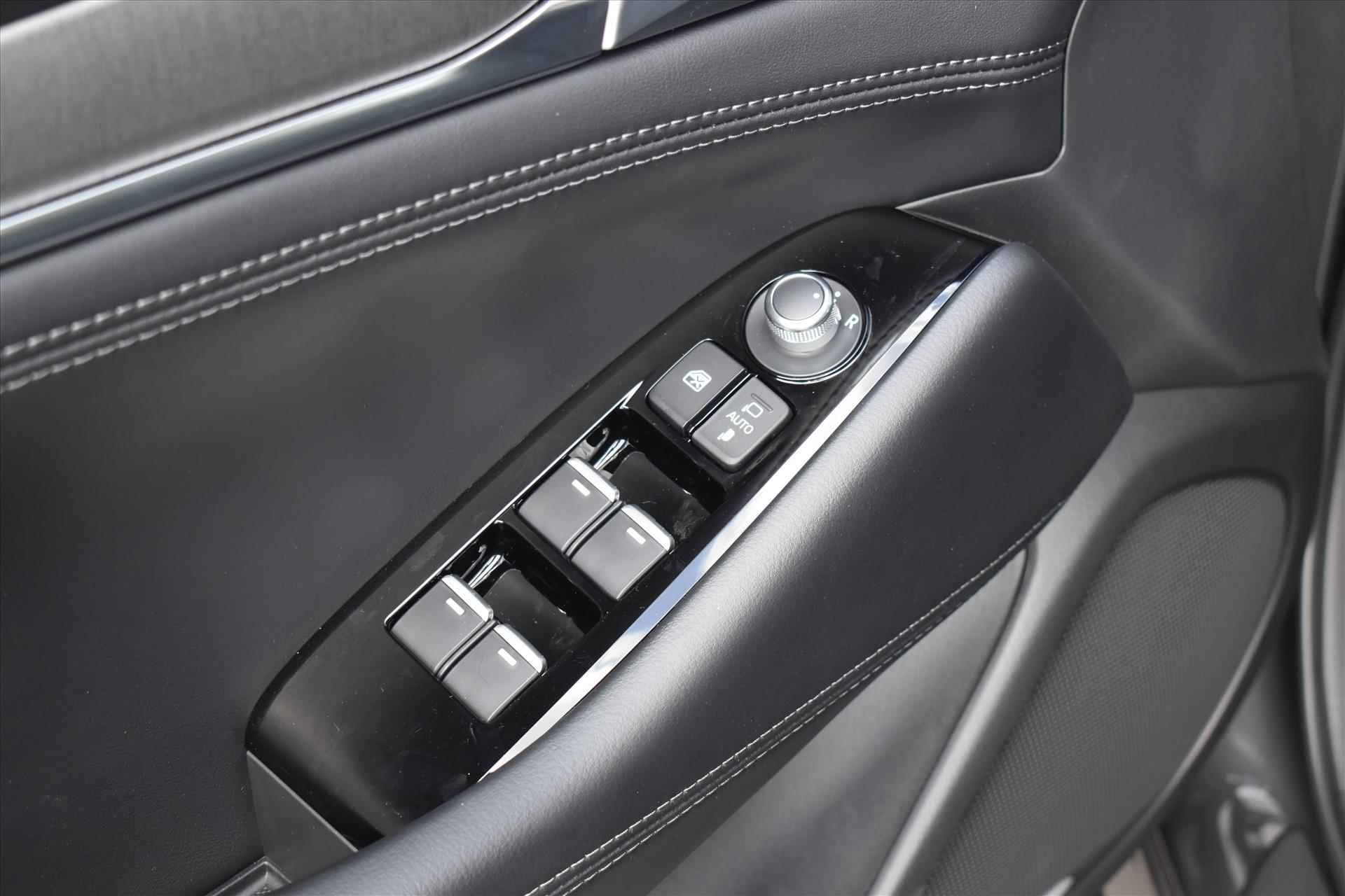 Mazda 6 Sportbreak 2.0 SKYACTIV-G 165PK Automaat Exclusive-Line & Comfort pakket | Direct leverbaar! | Leer | BOSE | Navi | Stoelventilatie | *DEMO* - 27/32