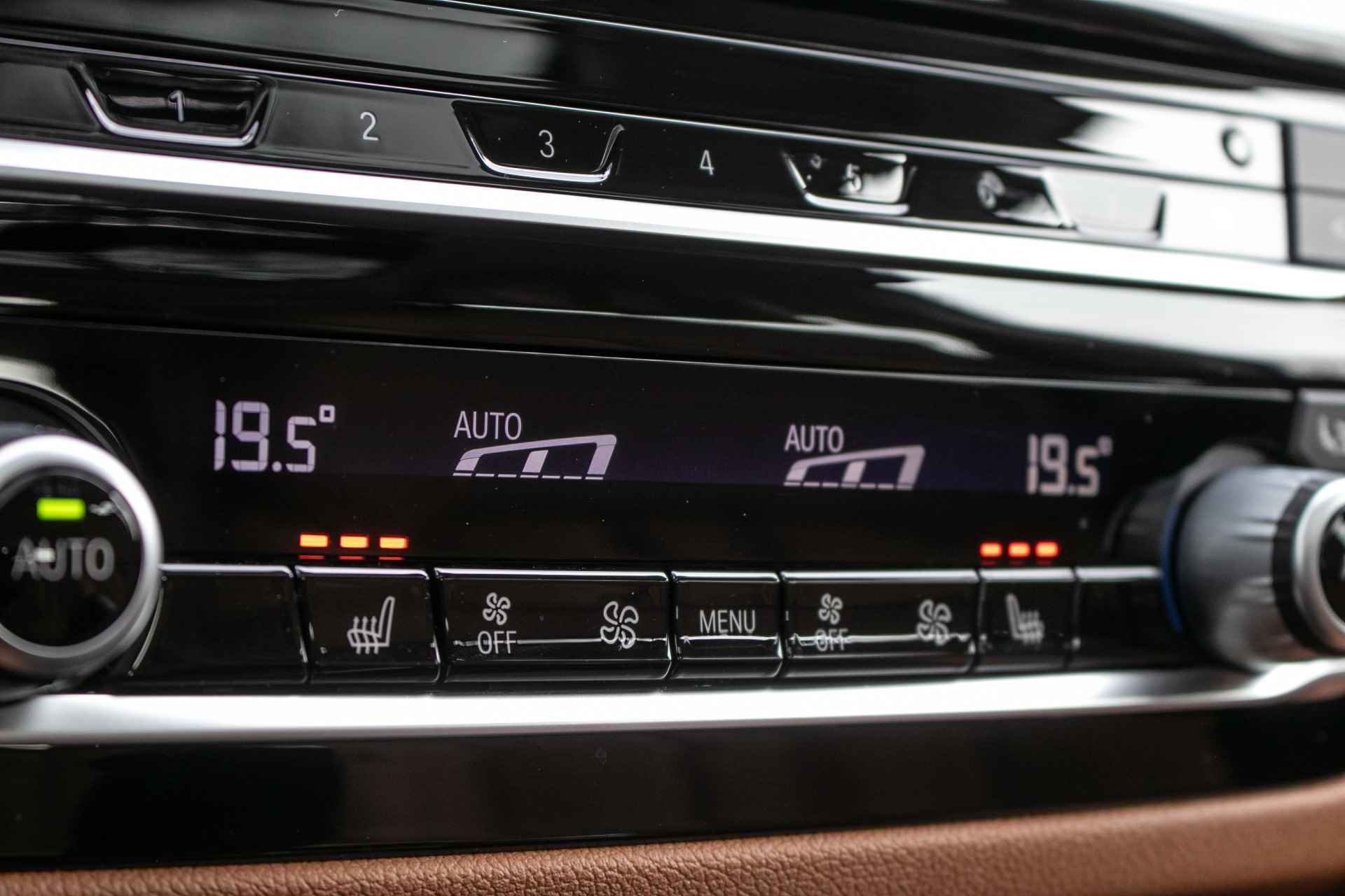 BMW 5 Serie Touring 540i xDrive High Executive Edition All-in rijklaarprijs | Panoramadak | Trekhaak wegkl. | Harman/Kardon - 26/62