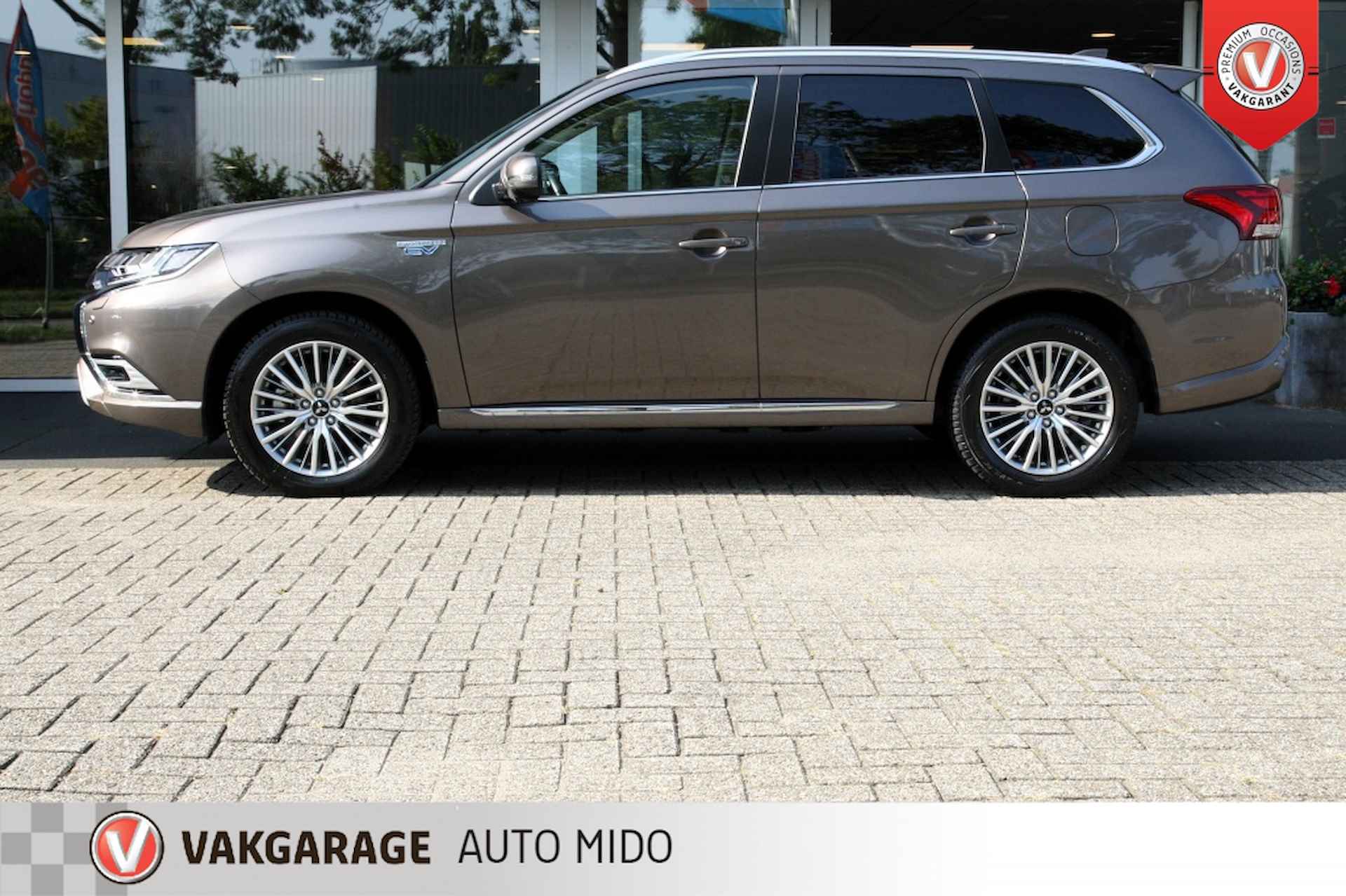 Mitsubishi Outlander 2.4 PHEV Instyle -Trekhaak afneembaar- -All season banden- - 12/60