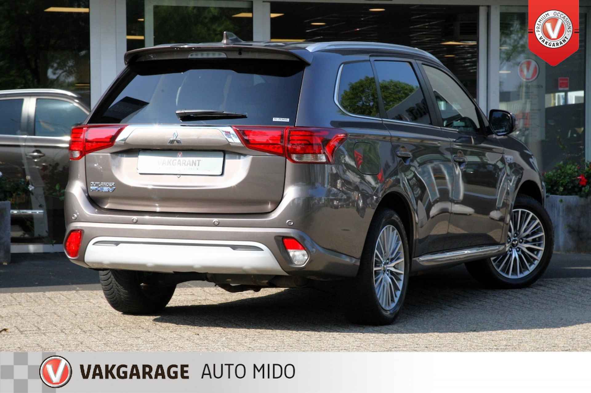 Mitsubishi Outlander 2.4 PHEV Instyle -Trekhaak afneembaar- -All season banden- - 21/60