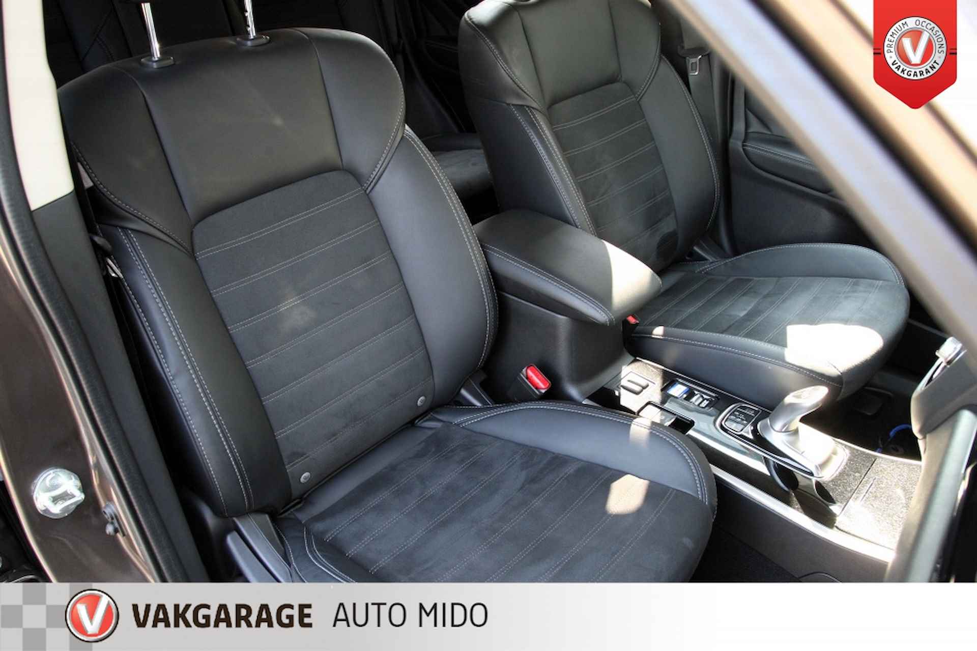 Mitsubishi Outlander 2.4 PHEV Instyle -Trekhaak afneembaar- -All season banden- - 26/60