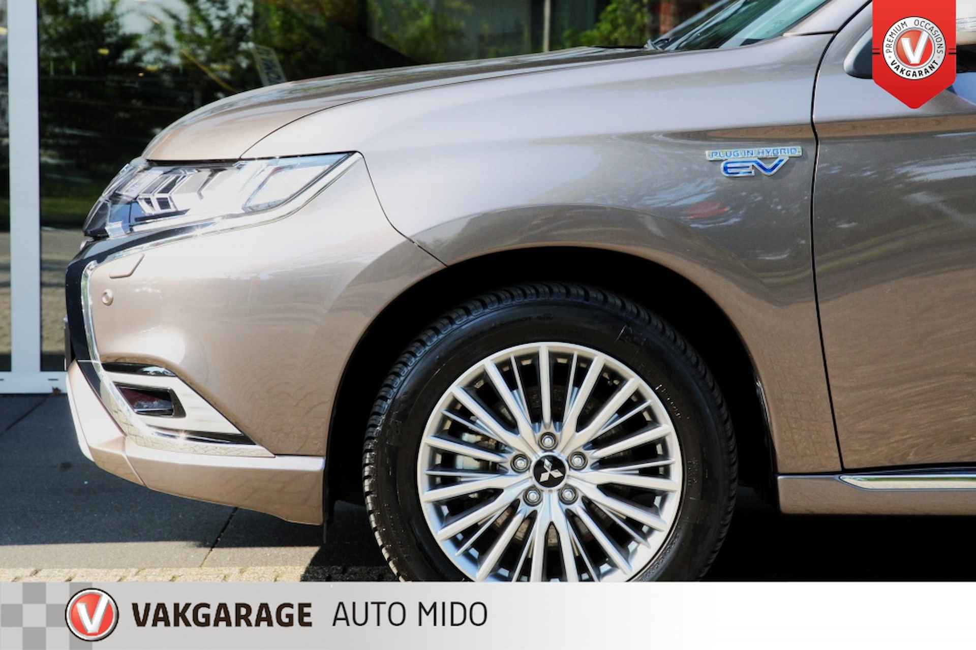 Mitsubishi Outlander 2.4 PHEV Instyle -Trekhaak afneembaar- -All season banden- - 45/60