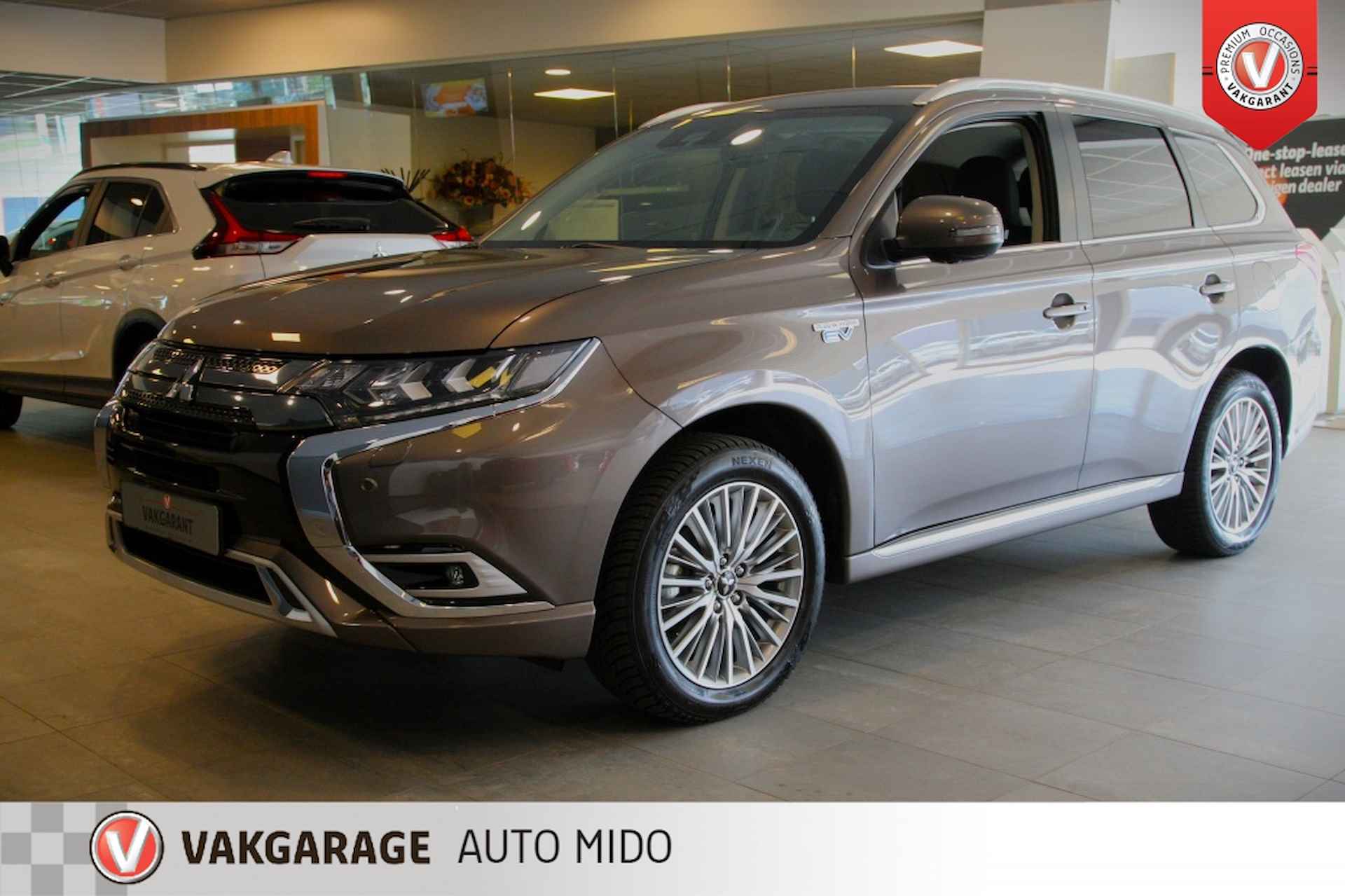 Mitsubishi Outlander 2.4 PHEV Instyle -Trekhaak afneembaar- -All season banden- - 54/60