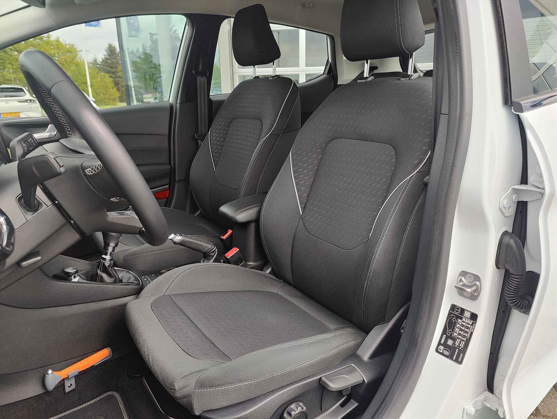 Ford Fiesta 1.0 EcoBoost 100pk 5dr Titanium Navigatie | Achteruitrij camera | Licht metalen velgen | Airco | - 10/37