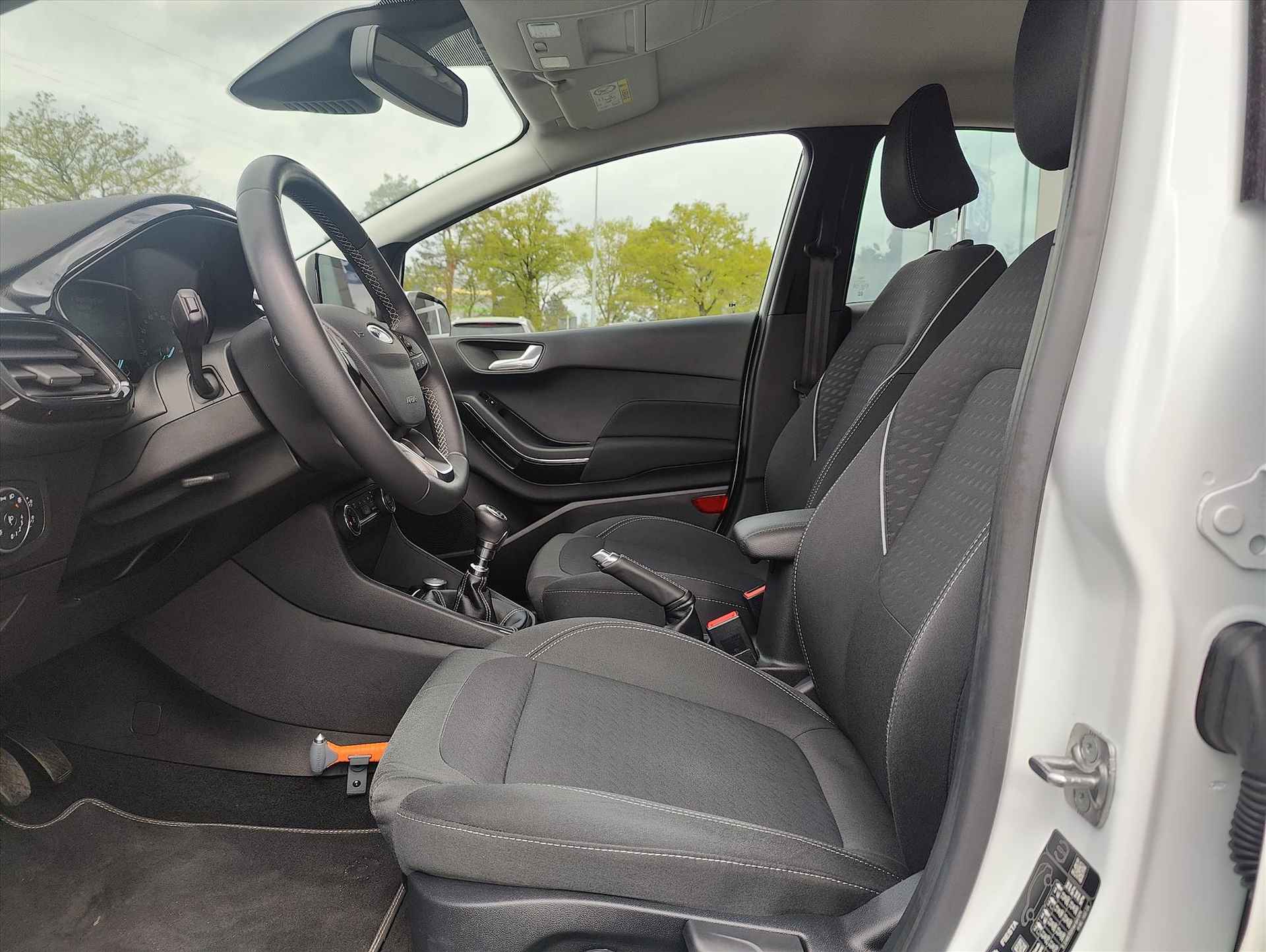 Ford Fiesta 1.0 EcoBoost 100pk 5dr Titanium Navigatie | Achteruitrij camera | Licht metalen velgen | Airco | - 11/37