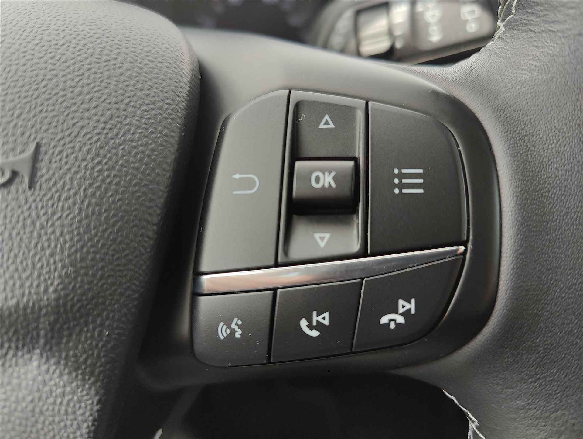 Ford Fiesta 1.0 EcoBoost 100pk 5dr Titanium Navigatie | Achteruitrij camera | Licht metalen velgen | Airco | - 17/37