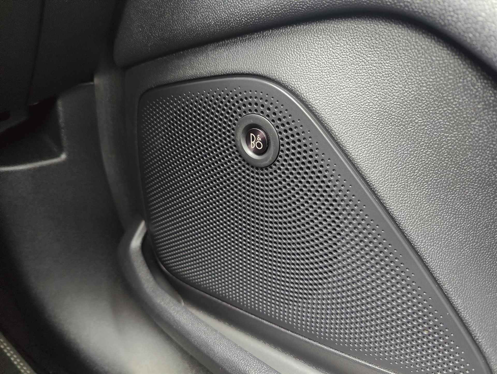 Ford Fiesta 1.0 EcoBoost 100pk 5dr Titanium Navigatie | Achteruitrij camera | Licht metalen velgen | Airco | - 24/37