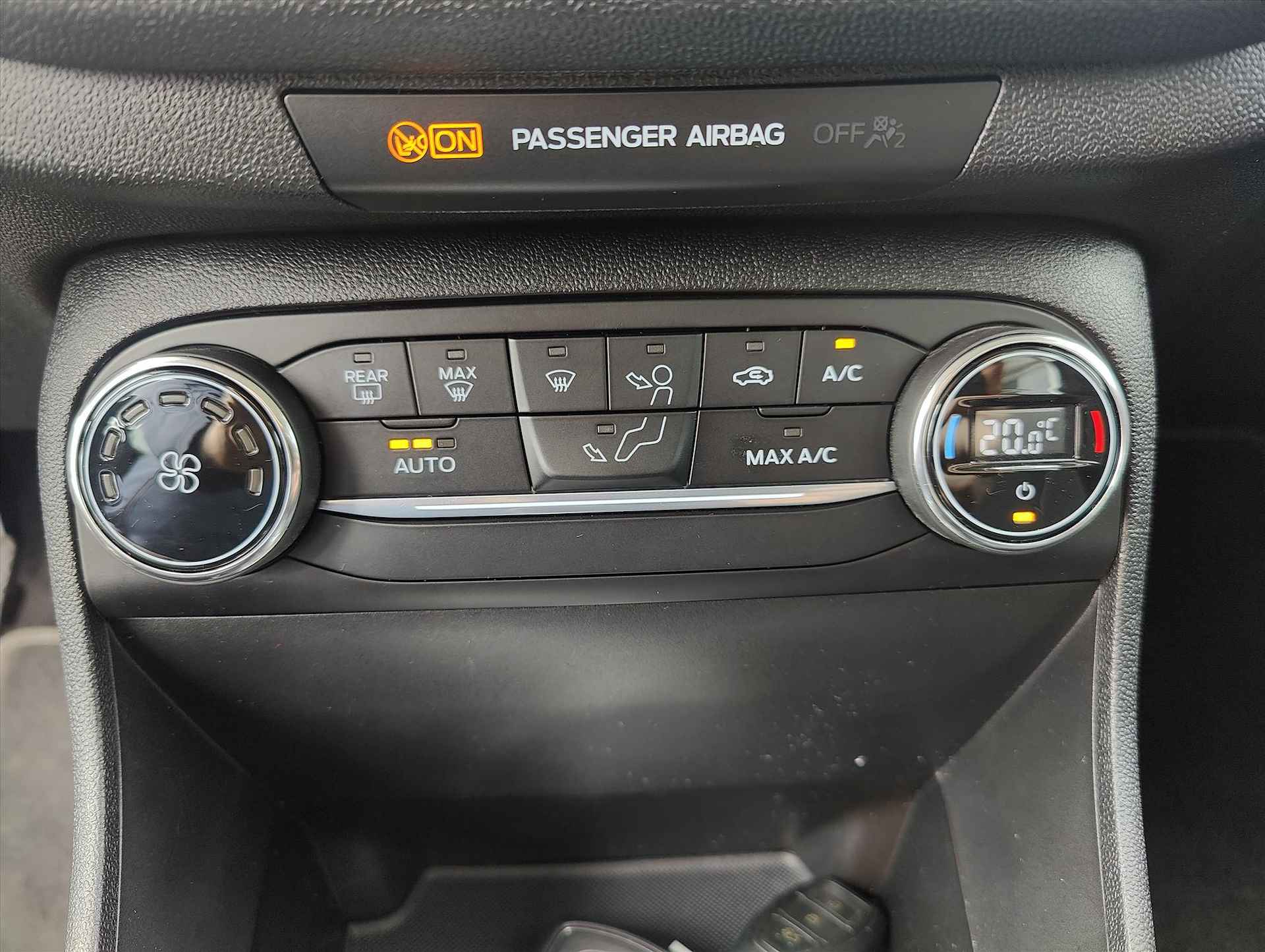 Ford Fiesta 1.0 EcoBoost 100pk 5dr Titanium Navigatie | Achteruitrij camera | Licht metalen velgen | Airco | - 25/37