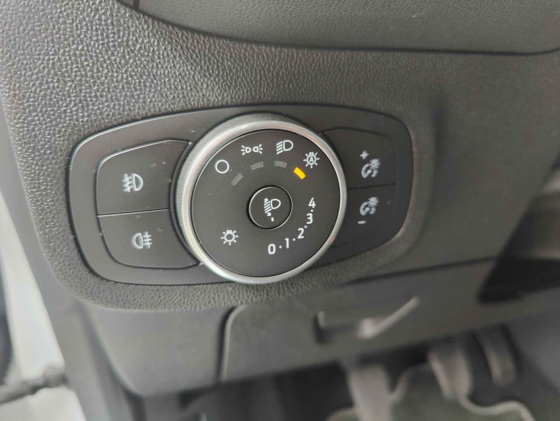 Ford Fiesta 1.0 EcoBoost 100pk 5dr Titanium Navigatie | Achteruitrij camera | Licht metalen velgen | Airco | - 31/37