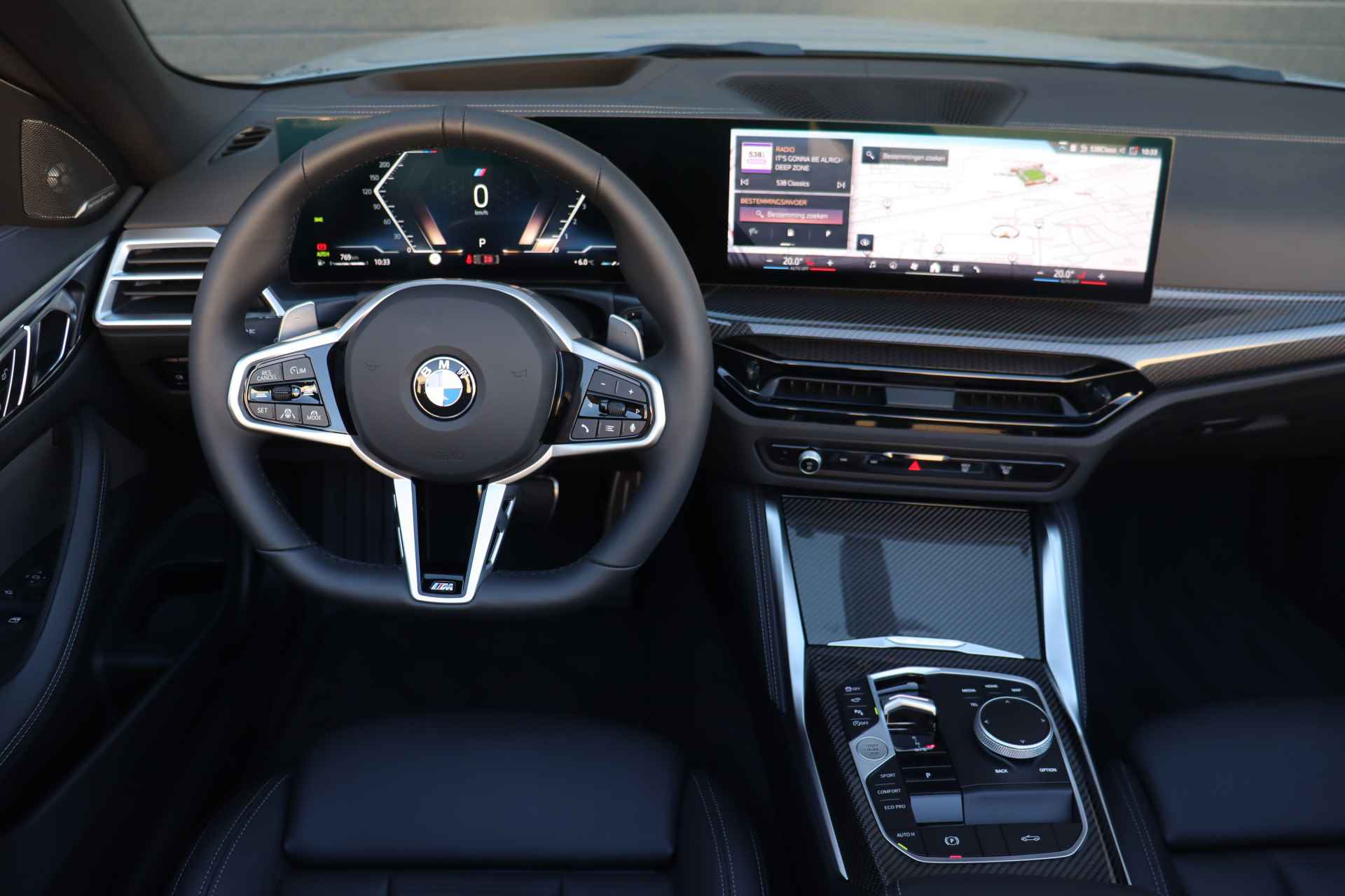 BMW 4 Serie Cabrio 430i xDrive High Executive M Sport Automaat / Comfort Access / Adaptieve LED / Parking Assistant Plus / Stoelverwarming / Live Cockpit Professional - 23/44