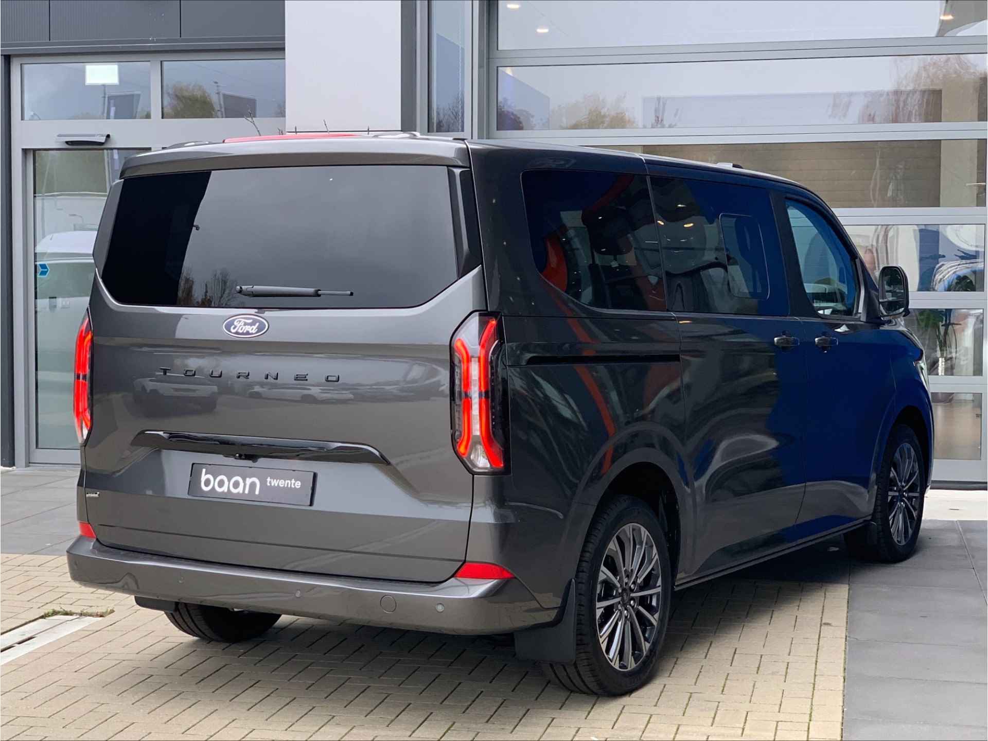 Ford Tourneo Custom 2.5 Plug-IN Hybrid 233 PK L1H1 Titanium X | Incl. BTW & BPM | 8 Persoons | Elektr. Schuifdeuren | Trekhaak | Leer | B&O | - 6/51