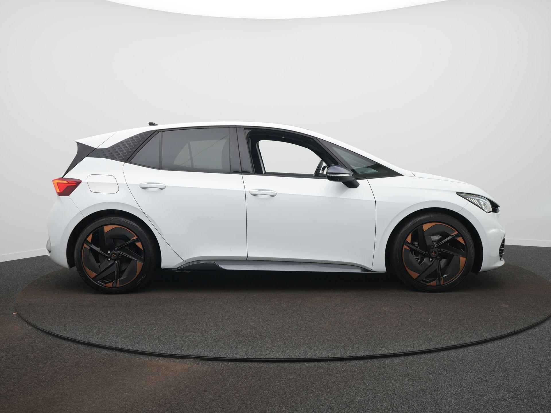 CUPRA Born Copper Edition One 62 kWh / Panodak / Elek. Stoelen / 360 Camera / HUD / - 4/72