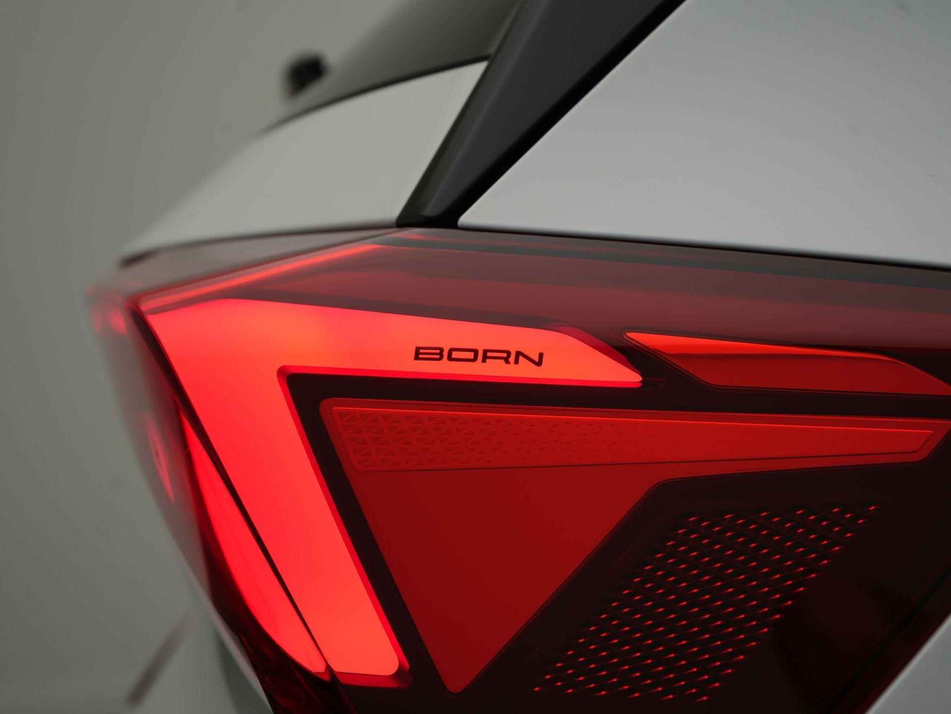 CUPRA Born Copper Edition One 62 kWh / Panodak / Elek. Stoelen / 360 Camera / HUD / - 71/72