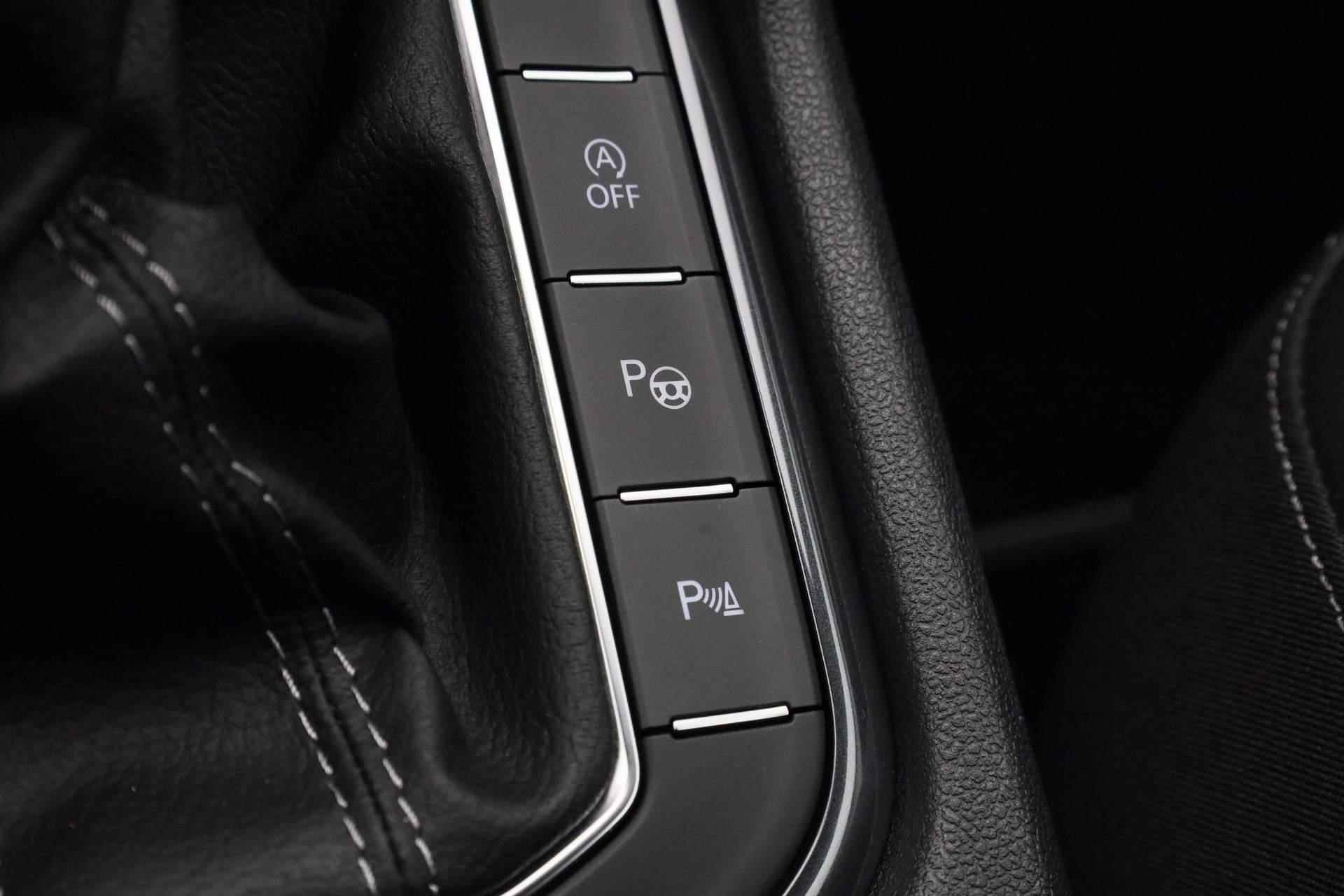 Volkswagen Tiguan Allspace 7 pers. 1.5 TSI 150PK DSG R-Line | Pano | Leer | Trekhaak | Keyless | Camera | IQ Light | 19 inch - 32/49
