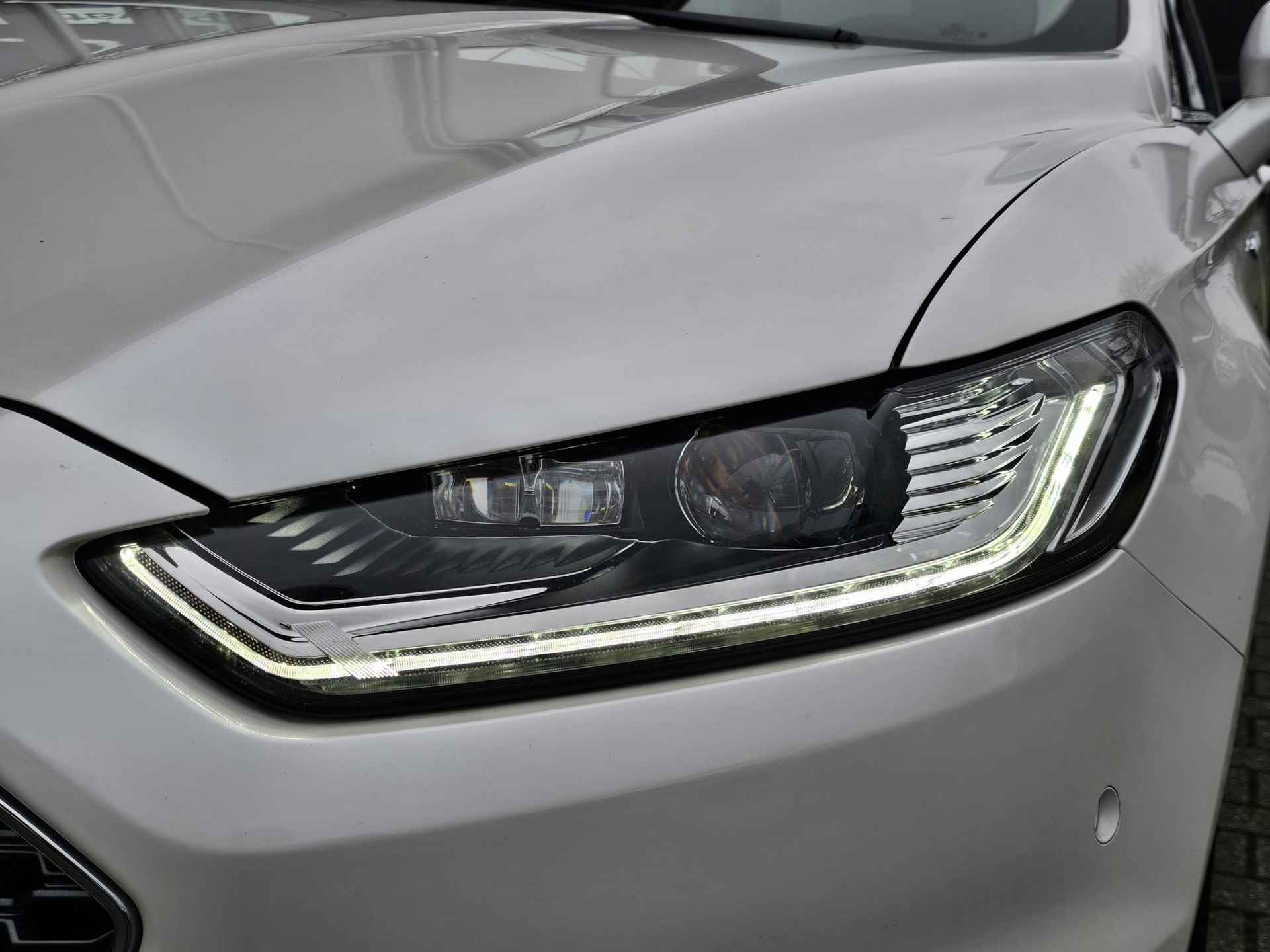 Ford Mondeo 2.0 IVCT HEV Vignale 1ste eigenaar | LED | Stoelmassage | Vol leder | Stoelkoeling | Camera | Automatisch inparkeren | Keyless go | Winterpack etc. - 38/42